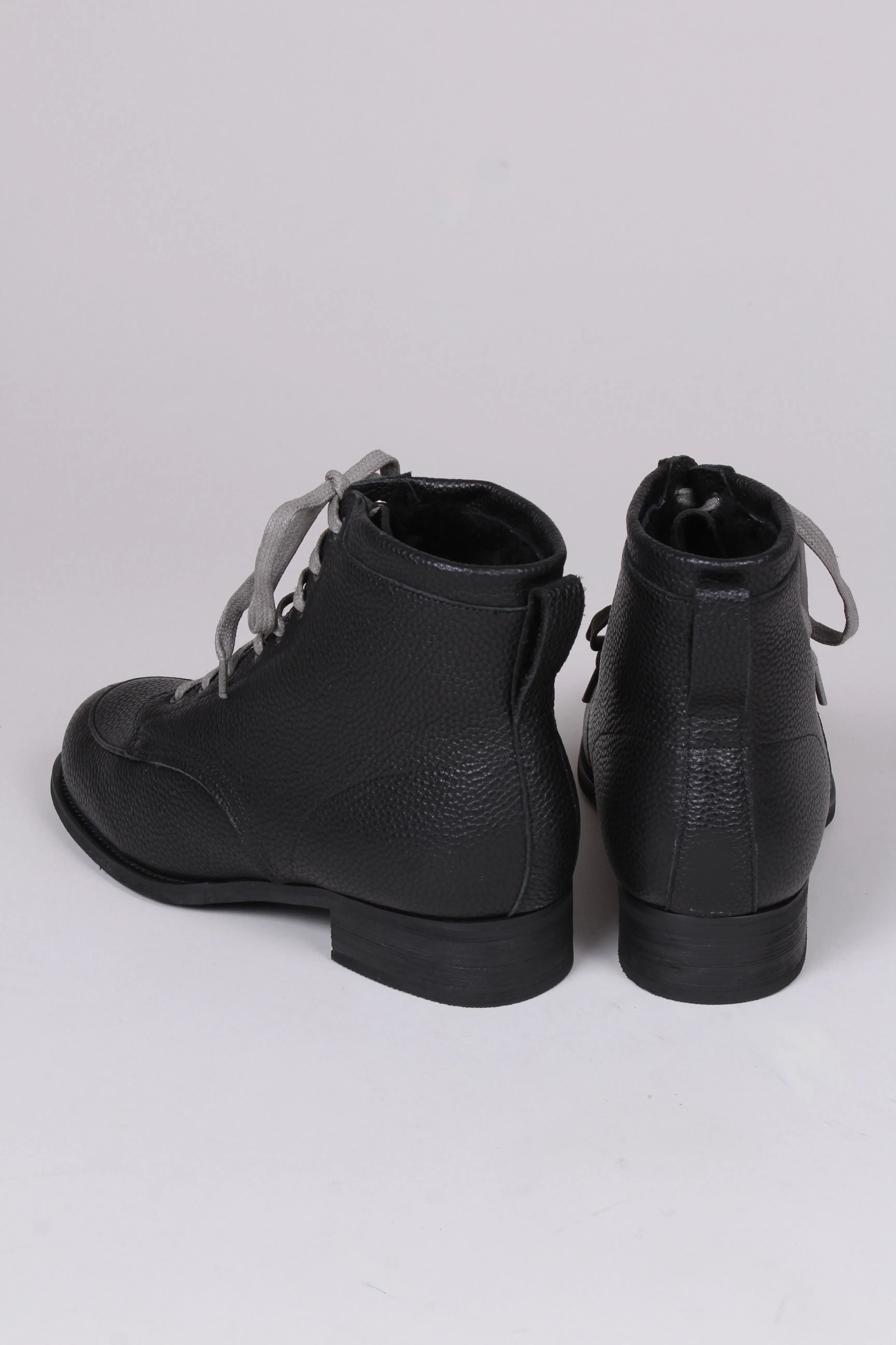 Ultraboost Running Shoe Adidas 1930s/1940s Style Winter Snow Boots with Fur - Black - Rita