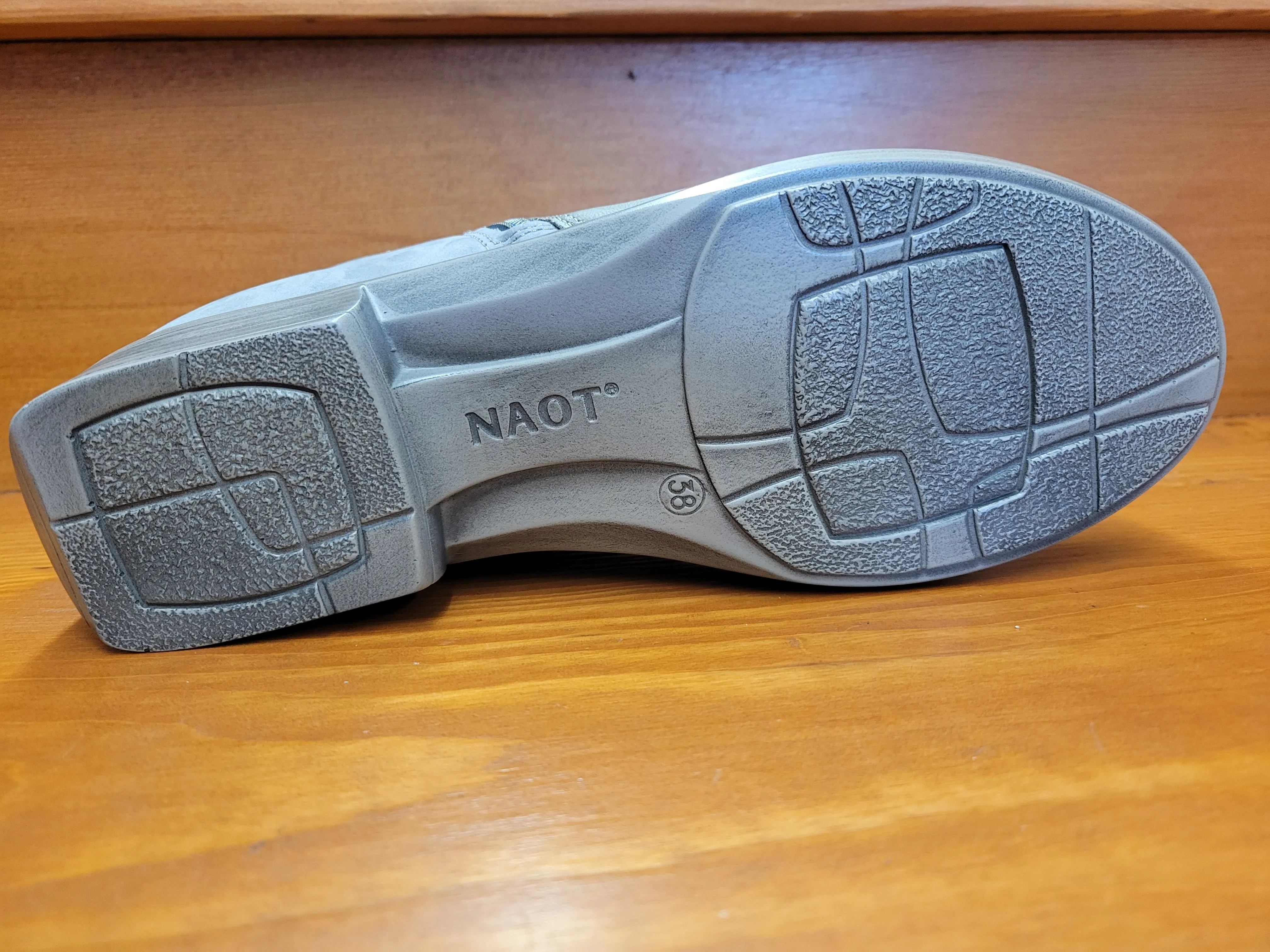 Naot Helm Foggy grey leather/smoke gray Nubuck 26030-NQI Padded Touch Mesh