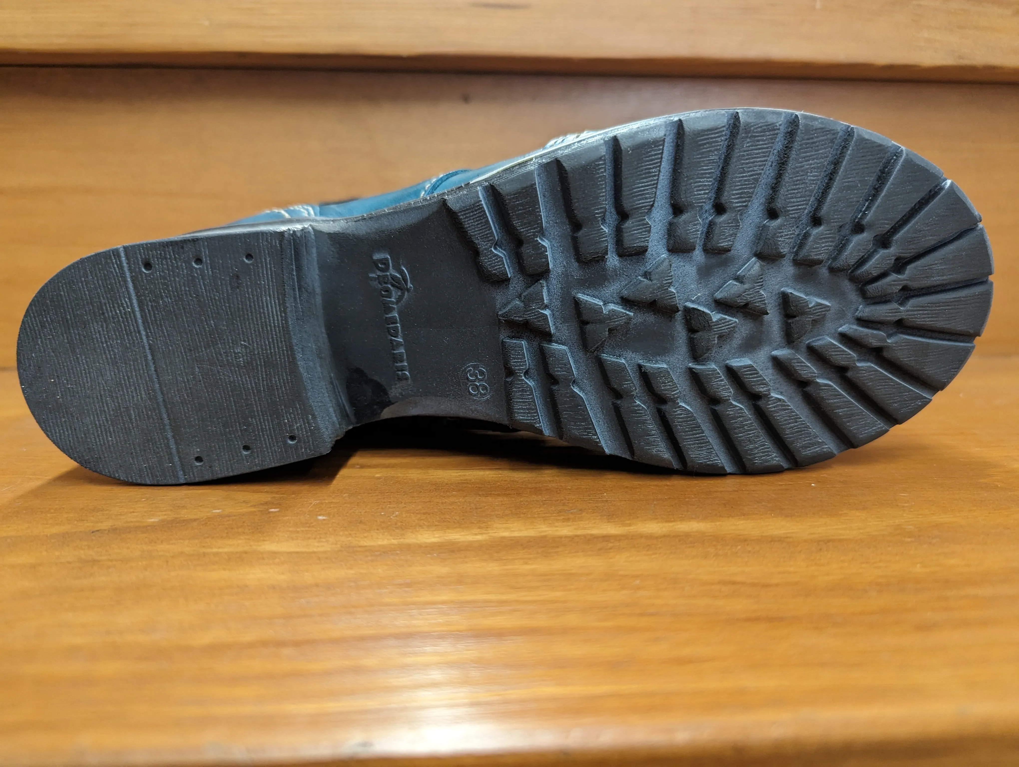 Dromedaris Kassia Leather Boot Teal Closed Toe Design Shock absorption