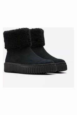 Home Style Clarks Torhill Turn in Black Wlined Suede