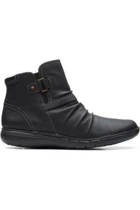 Clarks Un Loop Top black leather Robust Build Zip Up Style