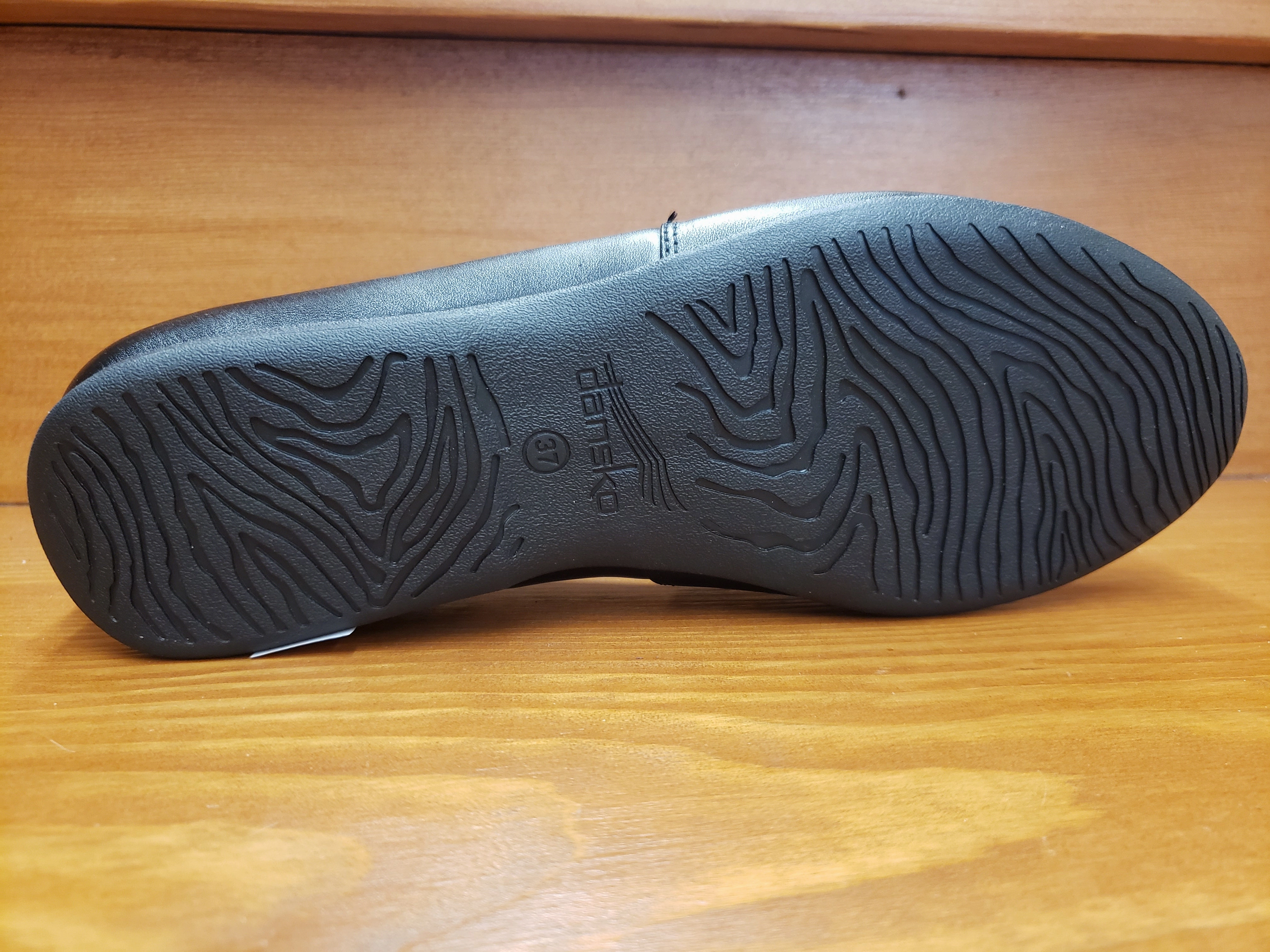 Simple Style Quick Drying Dansko Larisa black