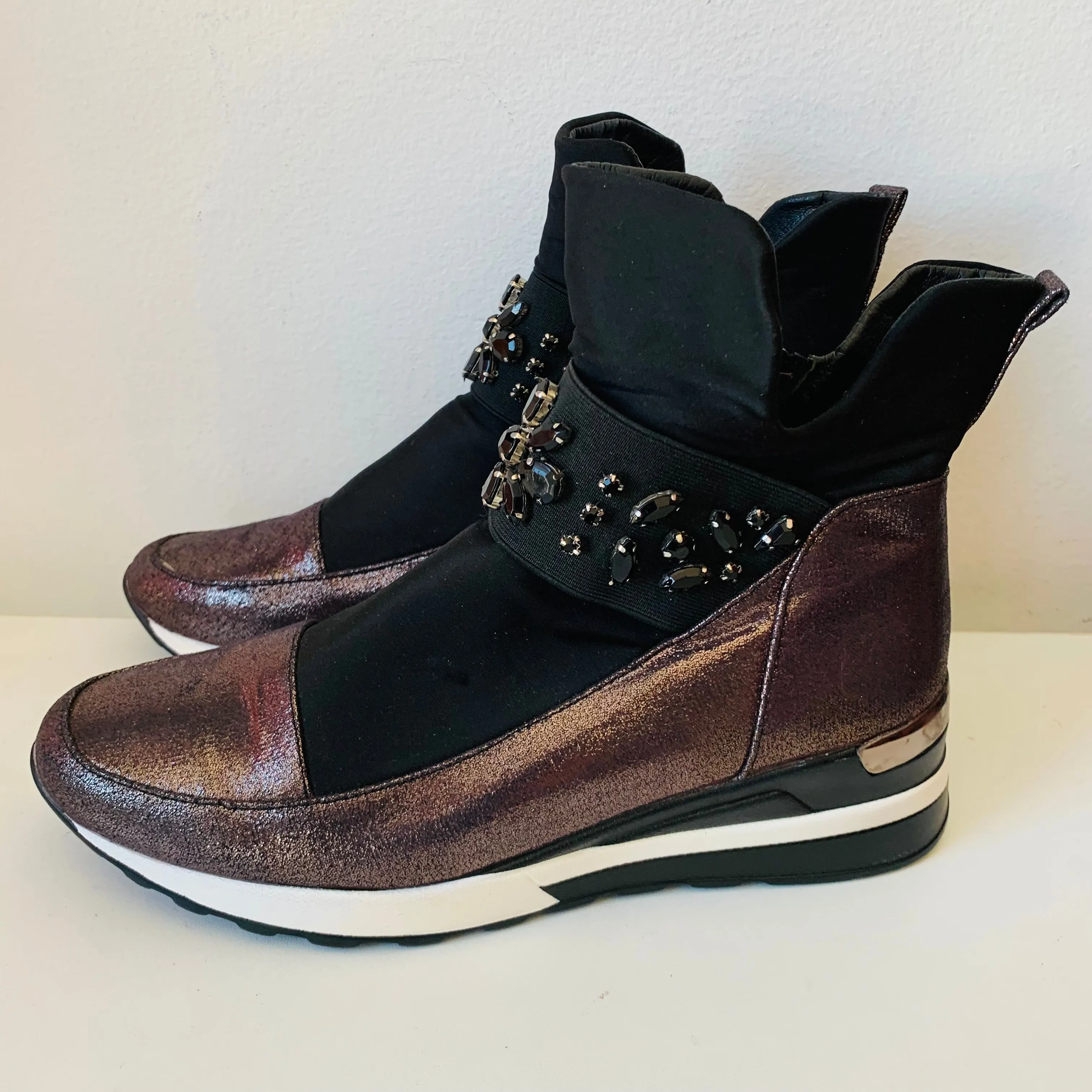 Adidas Torsion Tennis Shoes Atalina Rhinestone Two Tone Black/Rose Gold Metallic Slip On Boots Size 10
