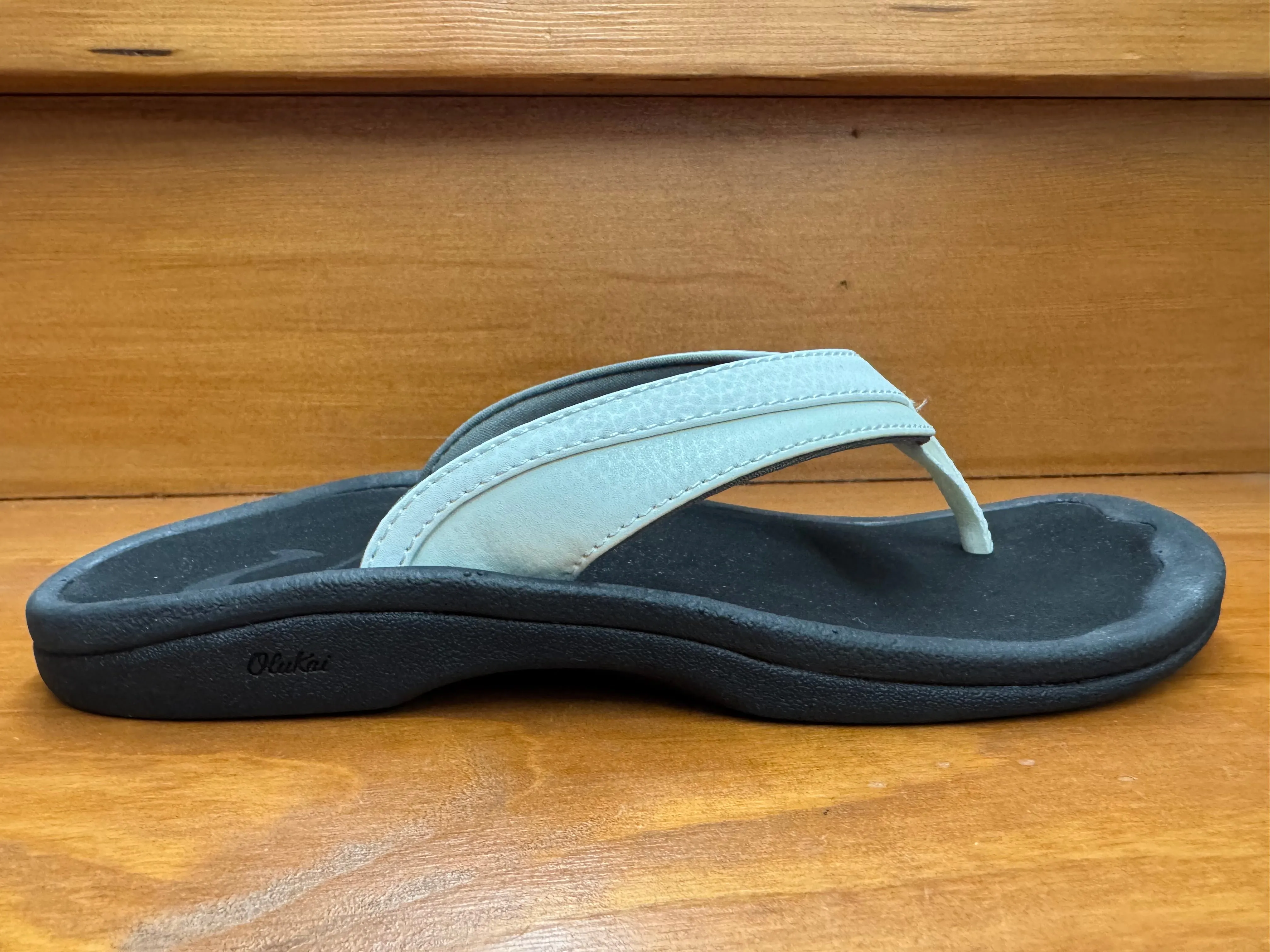 Crystal Shine Wide Straps Olukai Ohana flip flop White/Black 20110-4R40