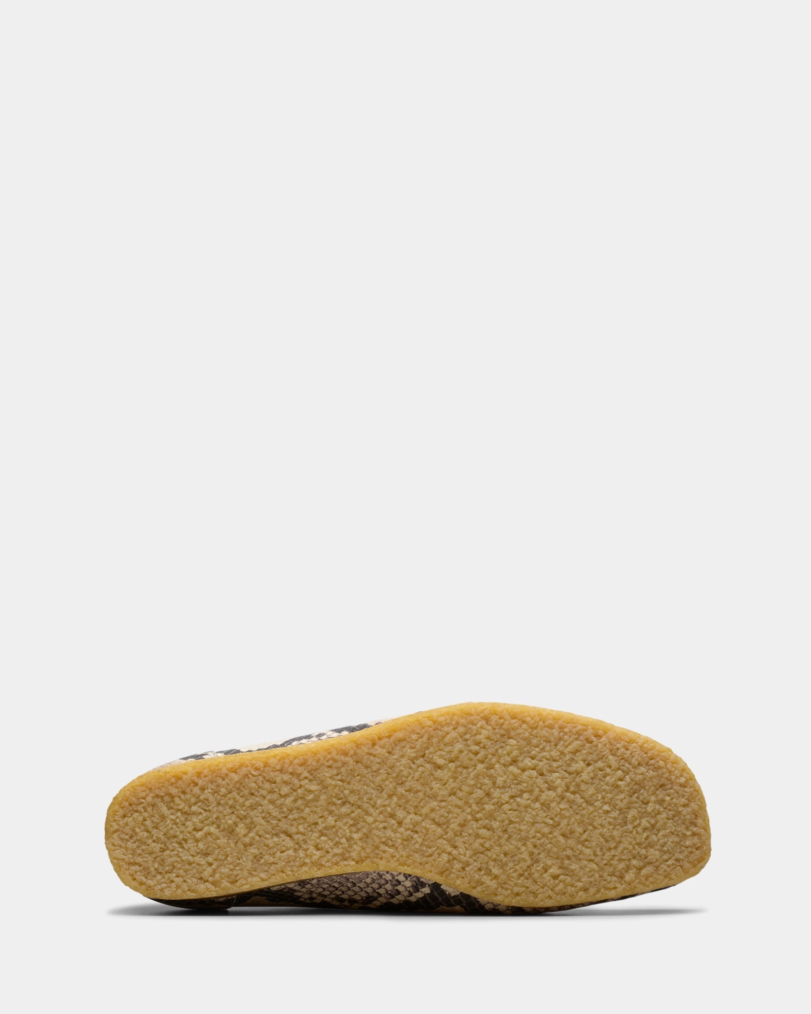 Travel Edge WALLABEE LOAFER (M) Grey Snake Lea