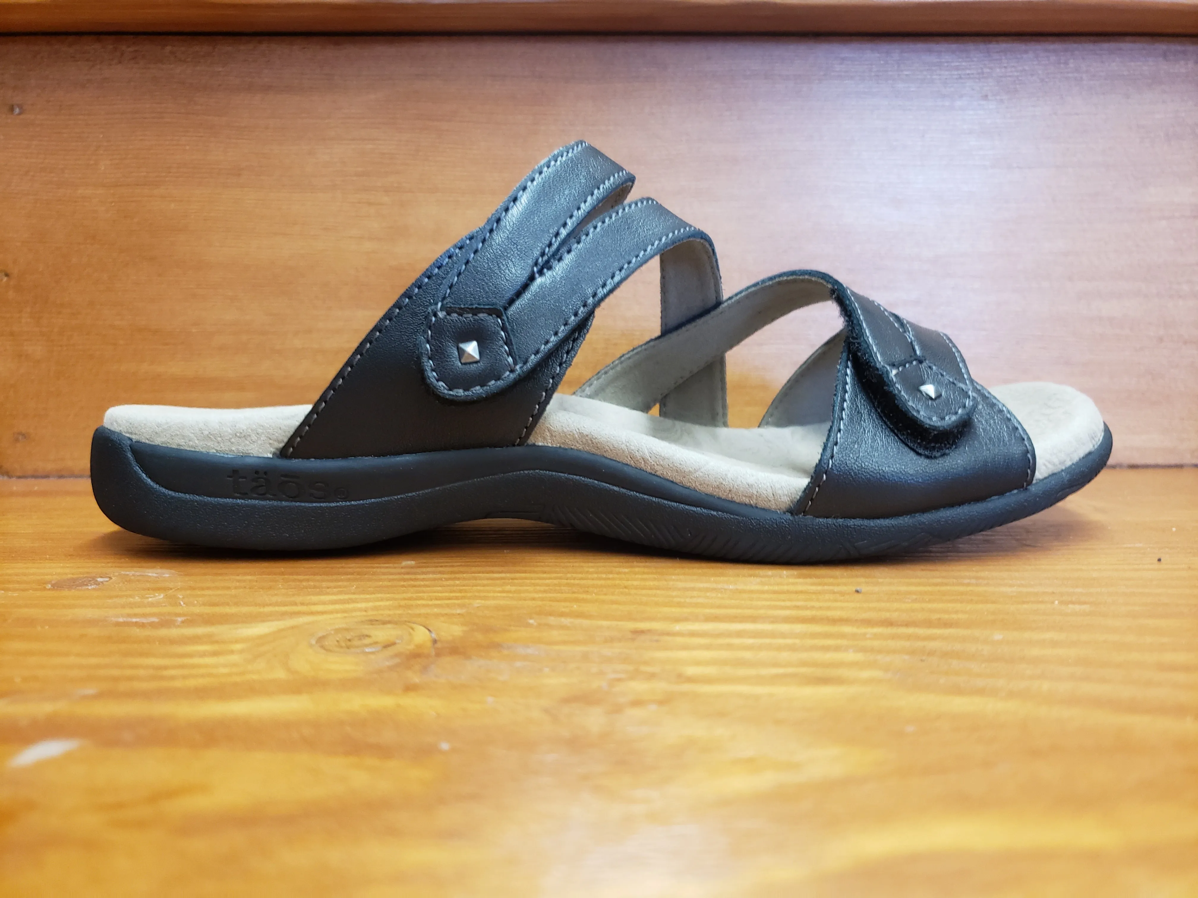 Taos Double U Black leather Relax Vibes Heat Step