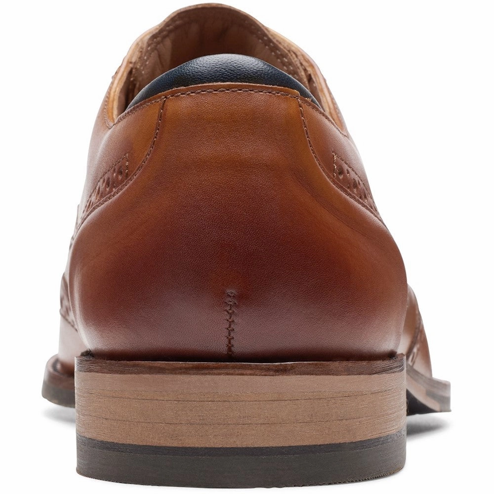 Crisp Look Clarks CraftArloLimit Shoes