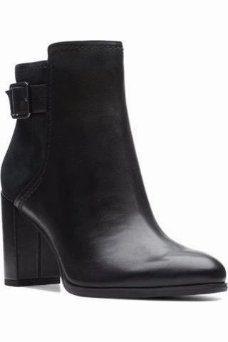 Relaxed Look Clarks Freva85 Buckle in black leather