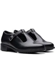 Asics Running Shoes Test Clark Havisham Bar black leather