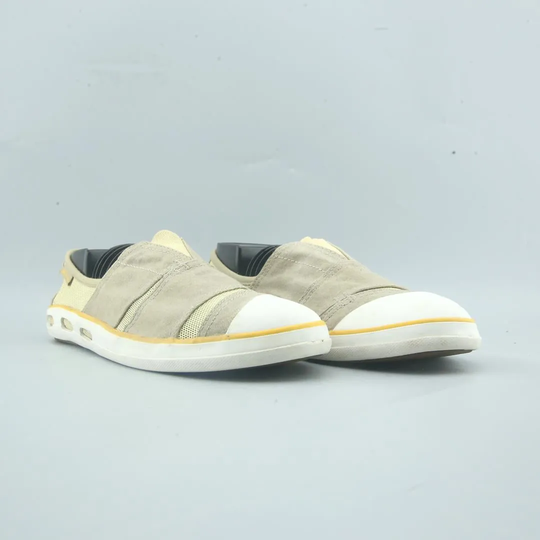 COLUMBIA . Urban Casual Shoes