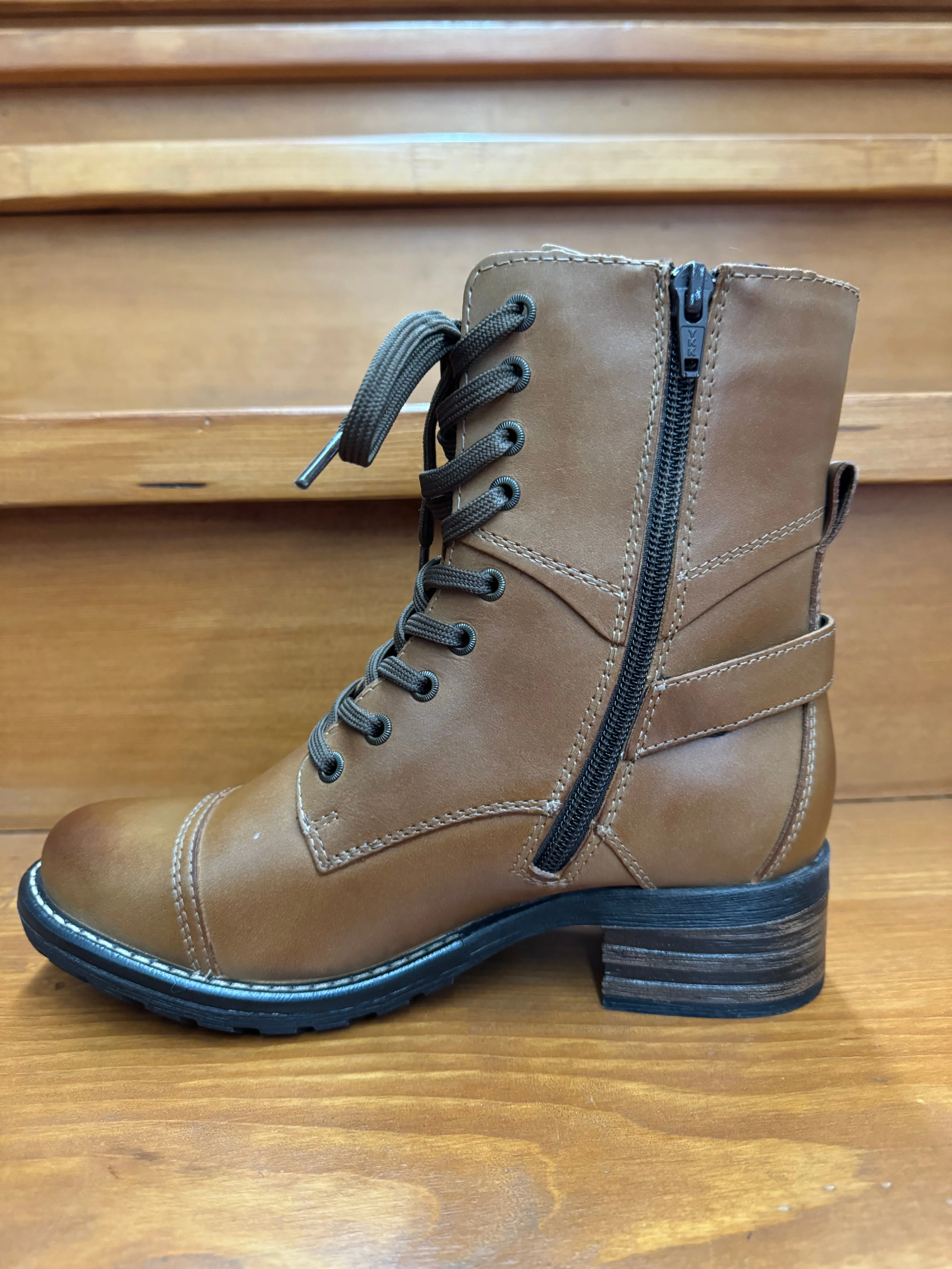 Taos Crave Caramel Narrow Fit Wear   Resistant