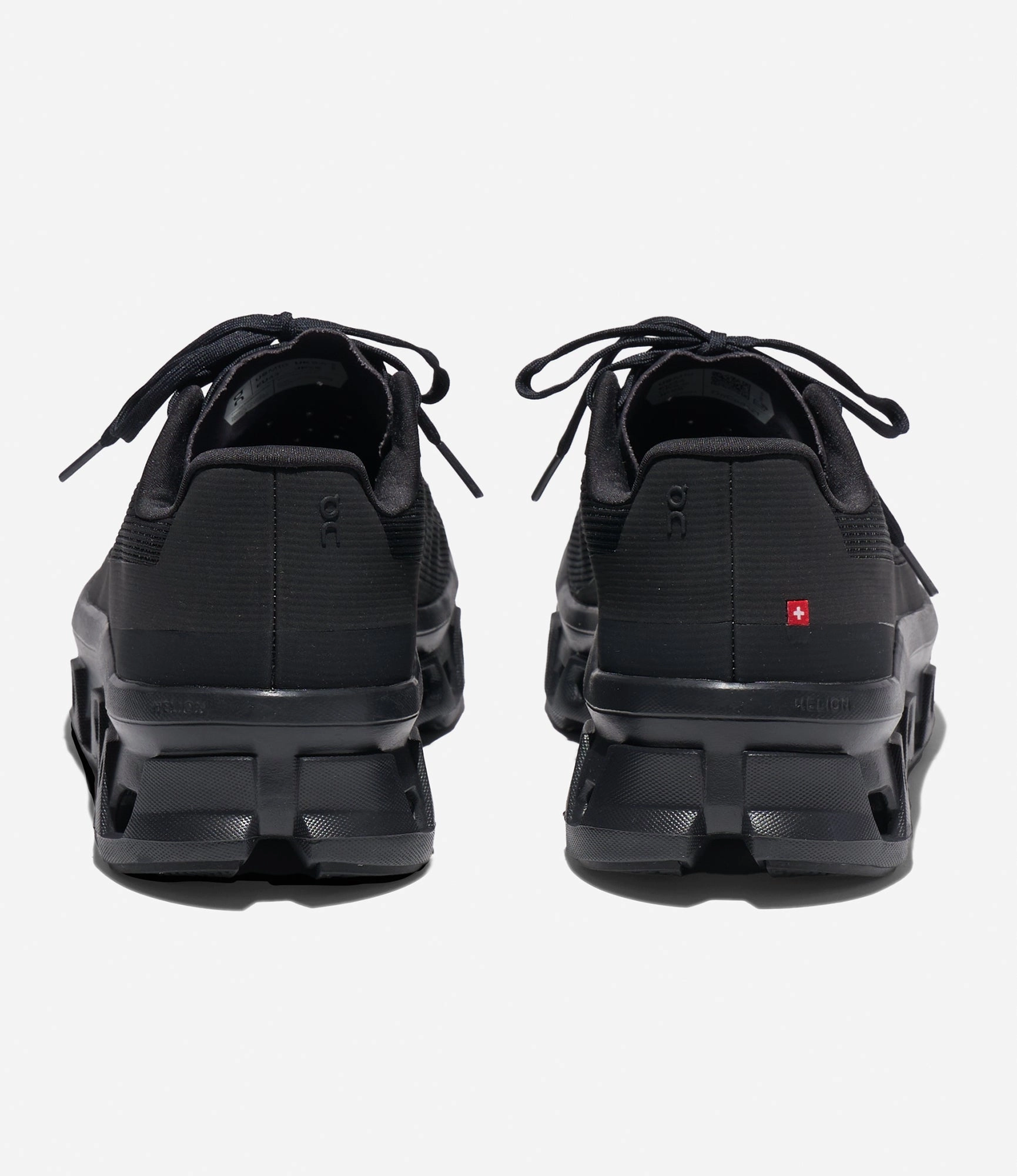 Cloudmonster Void - Black | Black Signature flexibility