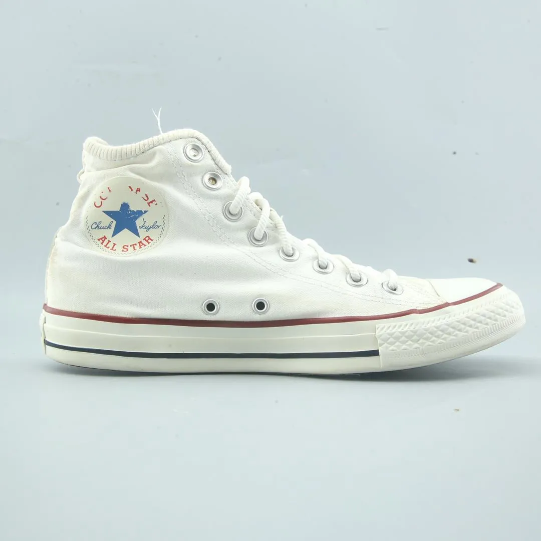 CONVERSE CHUCK TAYLOR ALL STAR Suit And White Sneakers
