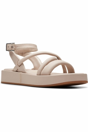 Clarks Alda Cross in Sand leather Peace Path