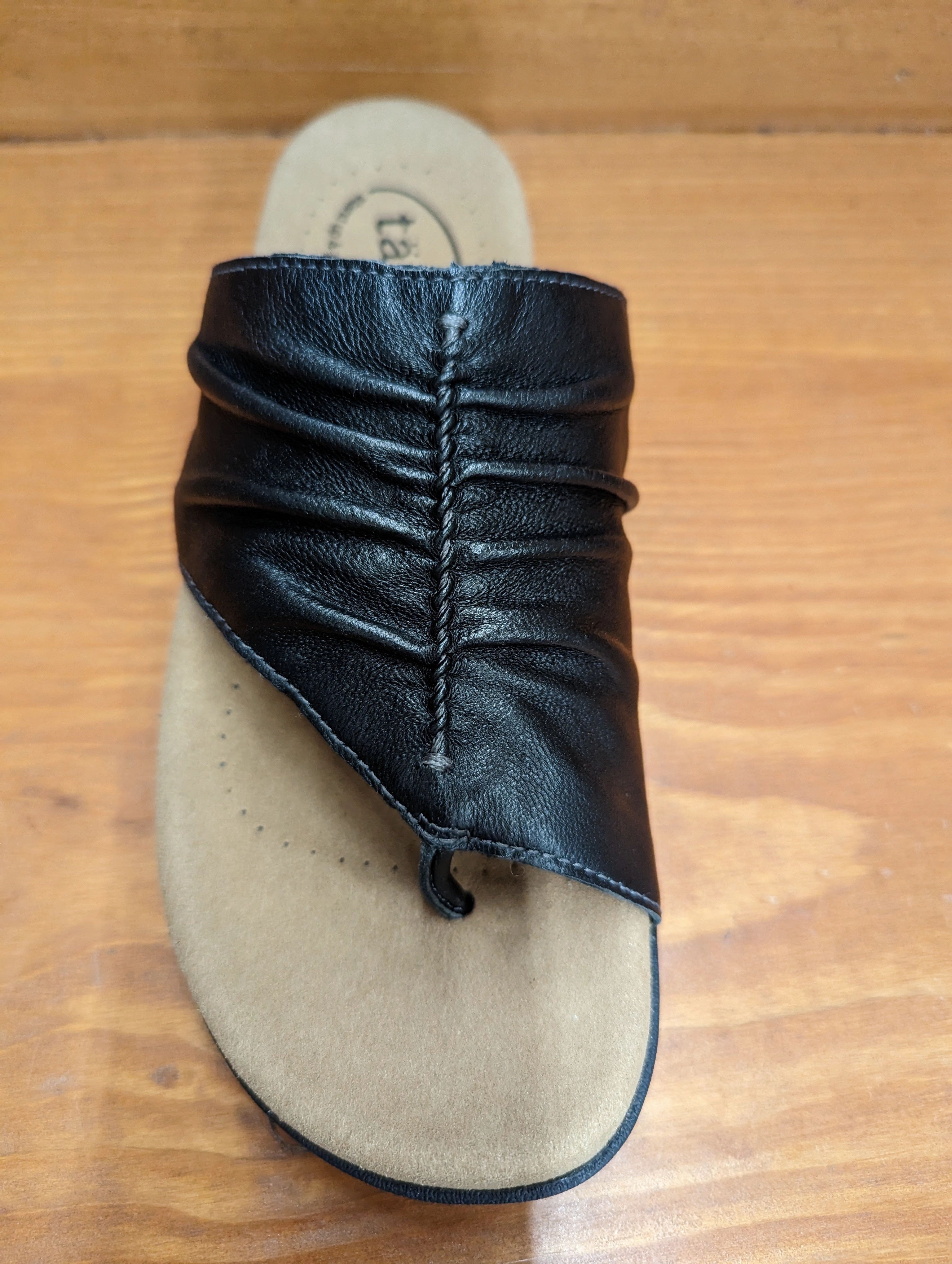 Taos Gift 2 Black leather Spring Ready