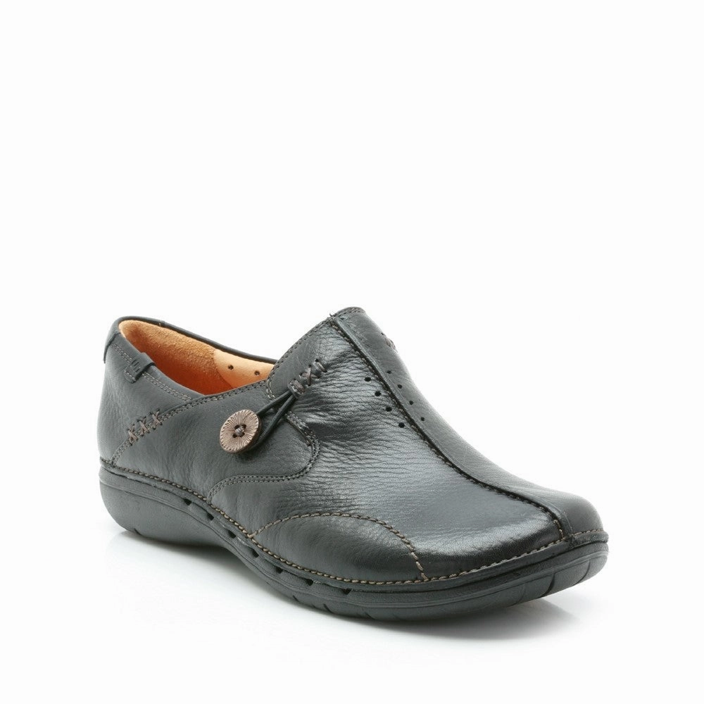 Stable base Clarks Un Loop Slip On Shoe