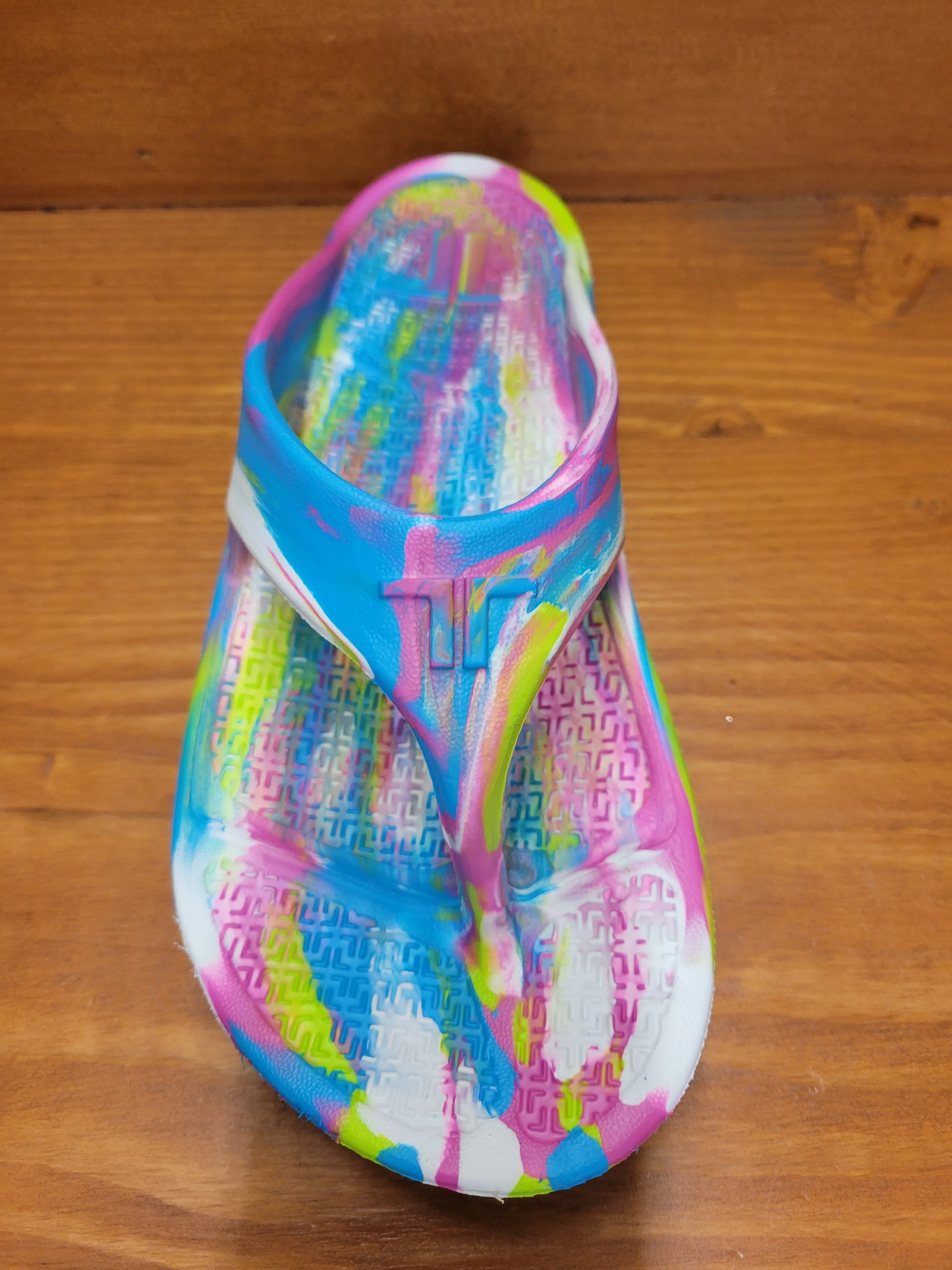 Fashion-Forward Design Telic Flip Cotton Candy