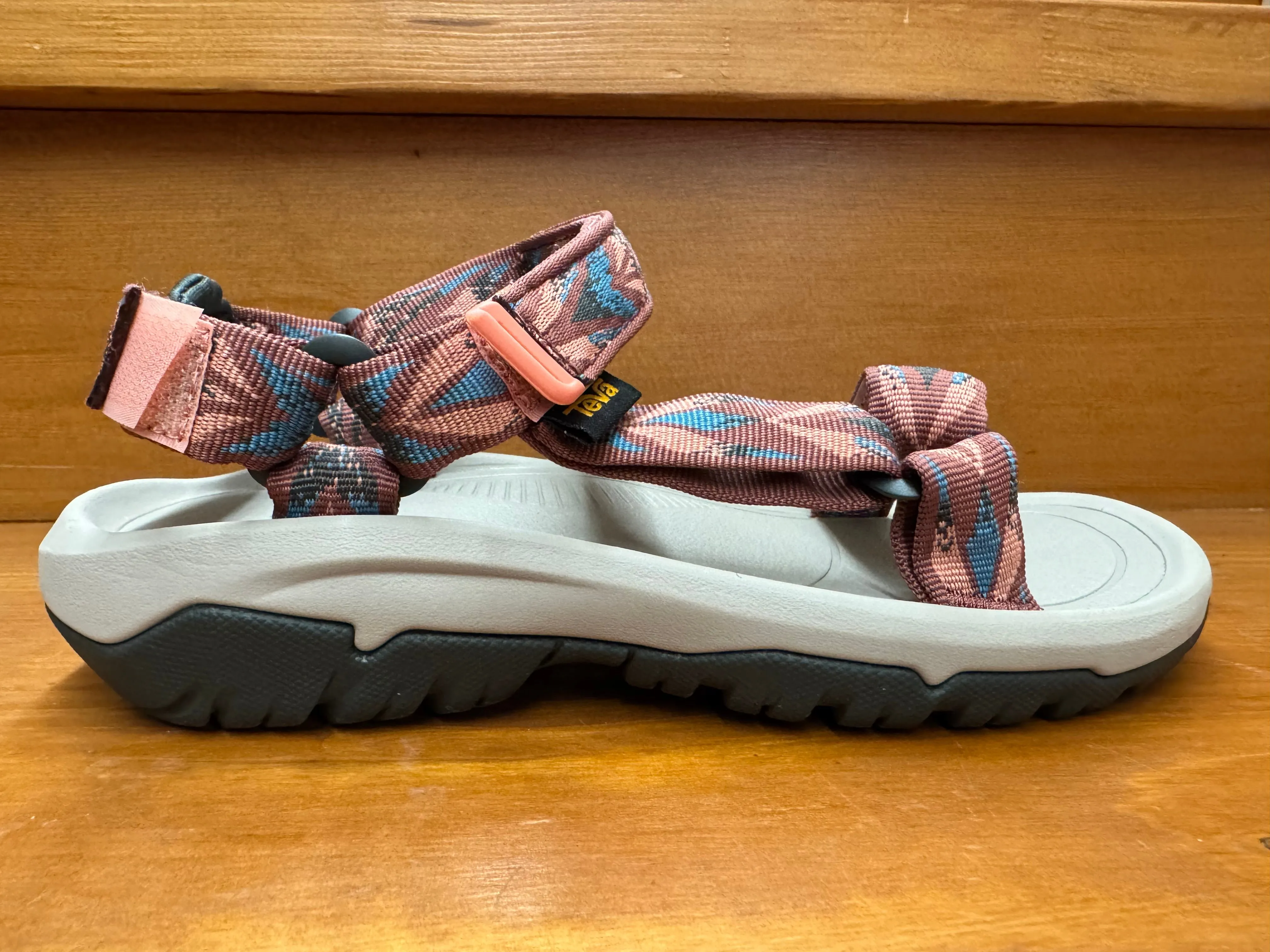 Comfort and style Teva Hurricane XLT2 Archive Wings Blooming Dahlia 1019235 AVW