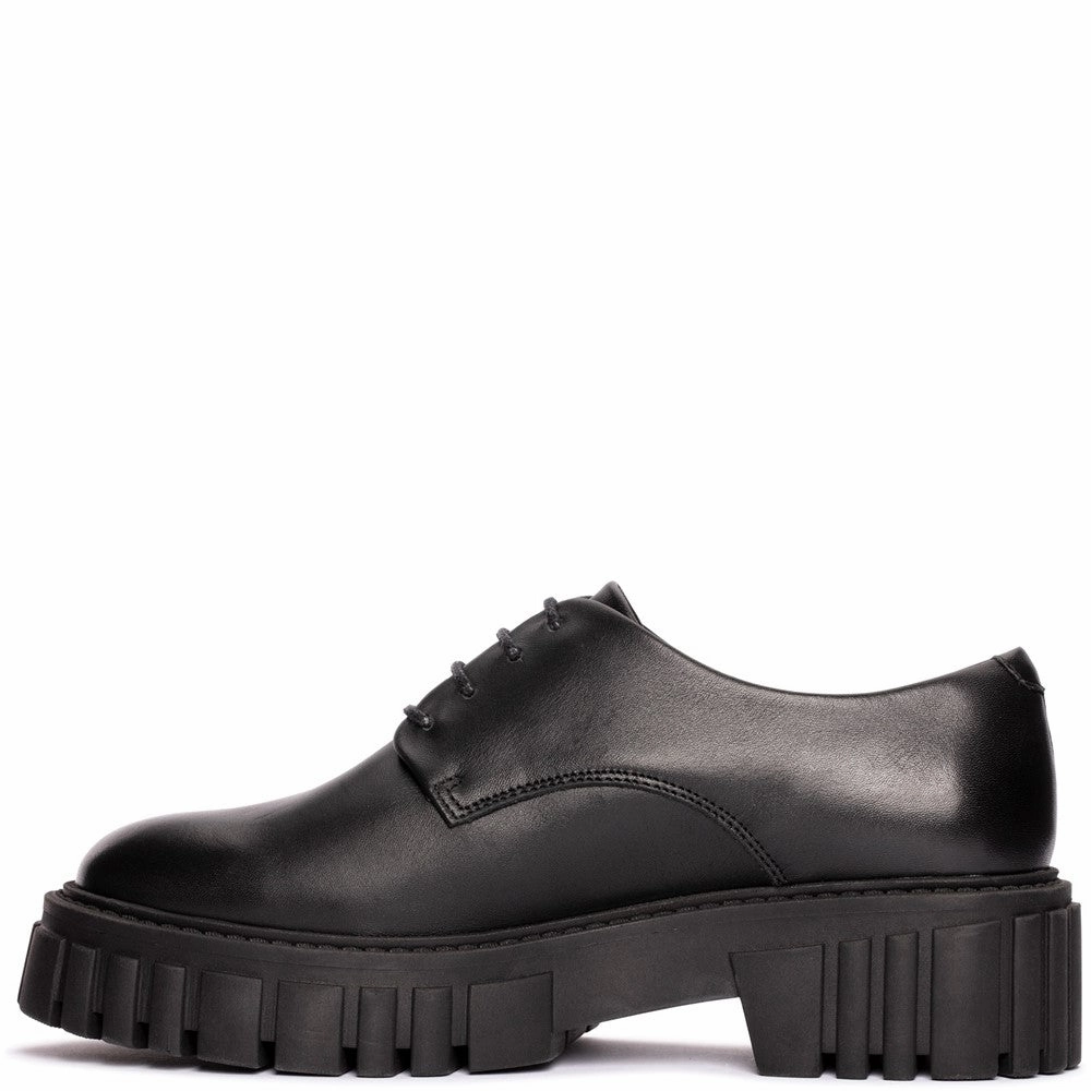 Quick lace Clarks Page Walk Shoes