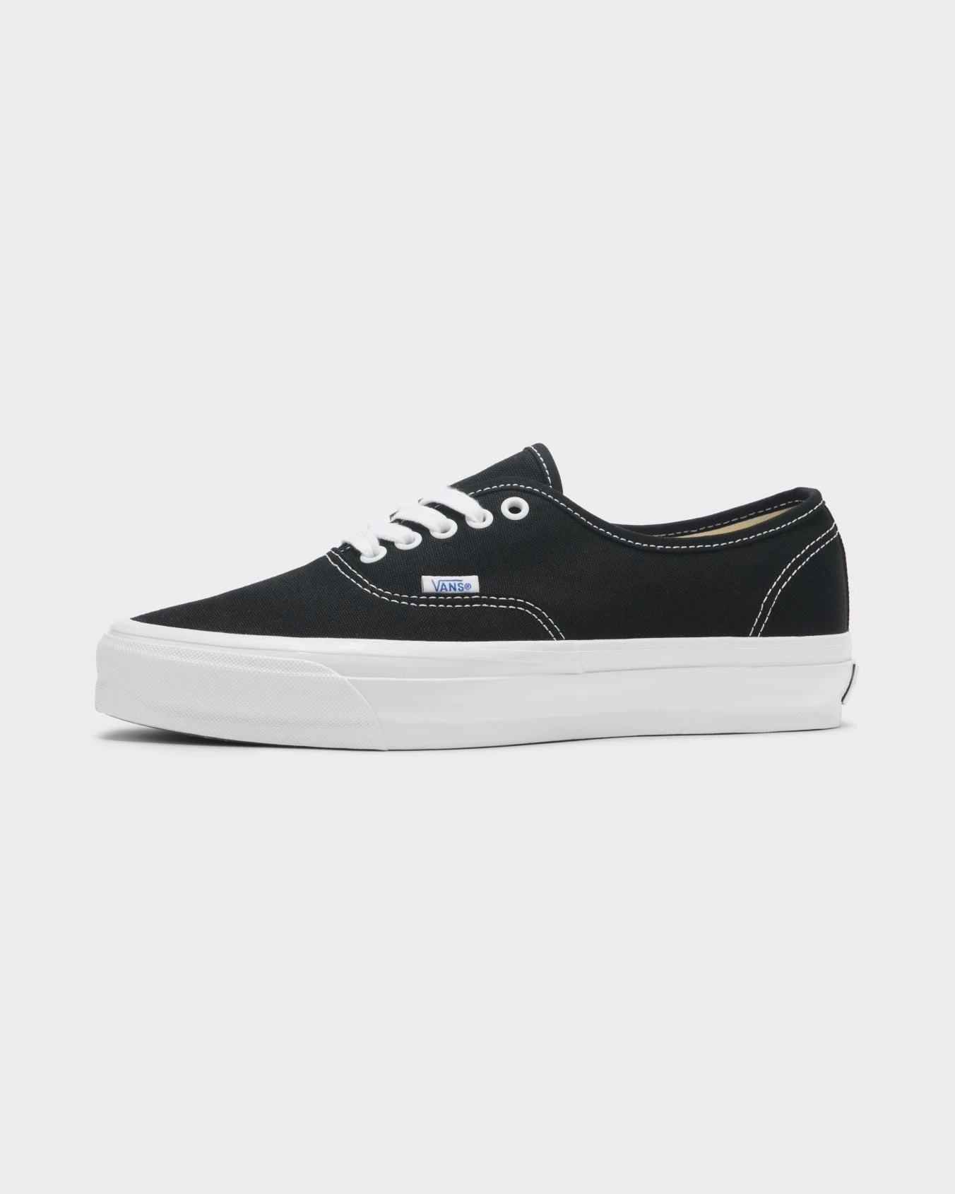 Authentic Reisue 44 LX - Black / White Urban Minimal