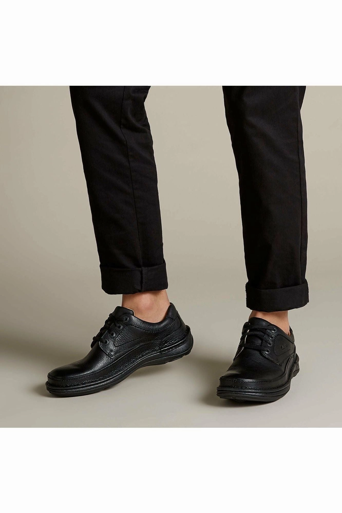 Soft Step Shoes Indoor Wear Clarks Nature Three in Black leather