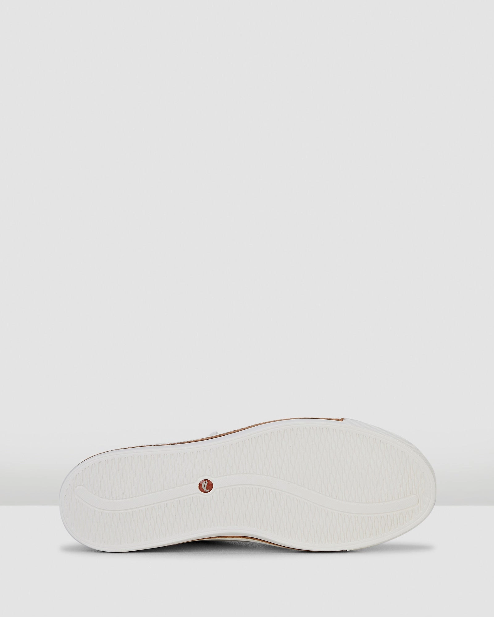 Un Maui Lace White Leather Cliff Path Easy   wear