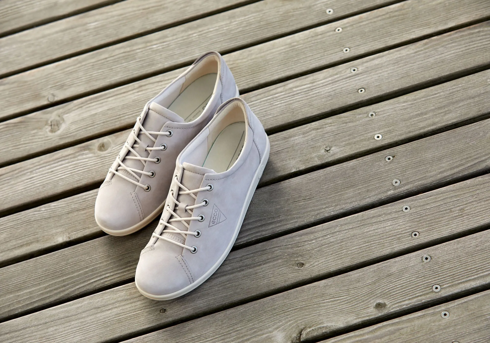 Adidas Comfortable ECCO Womens Comfortable Leather Soft 2.0 Sneakers Shoes