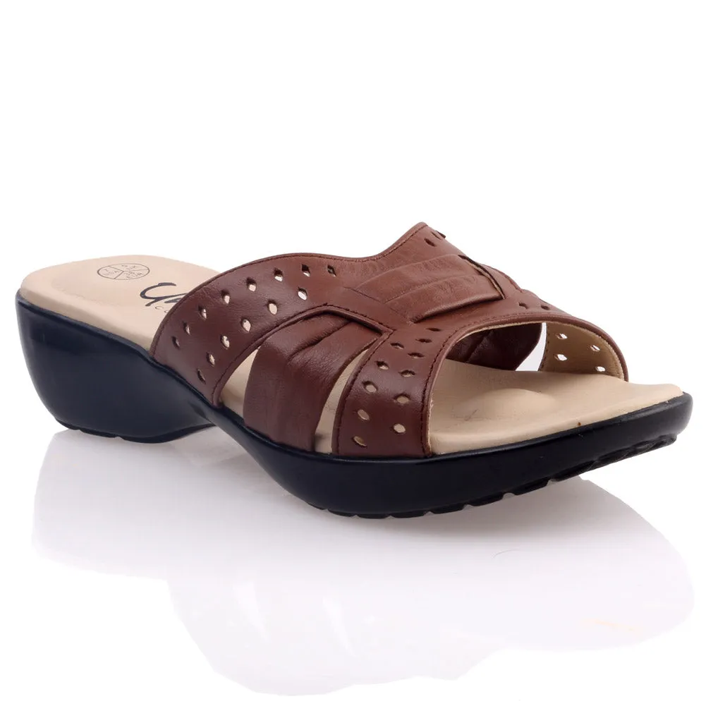 L27153 Dog Paw Slippers