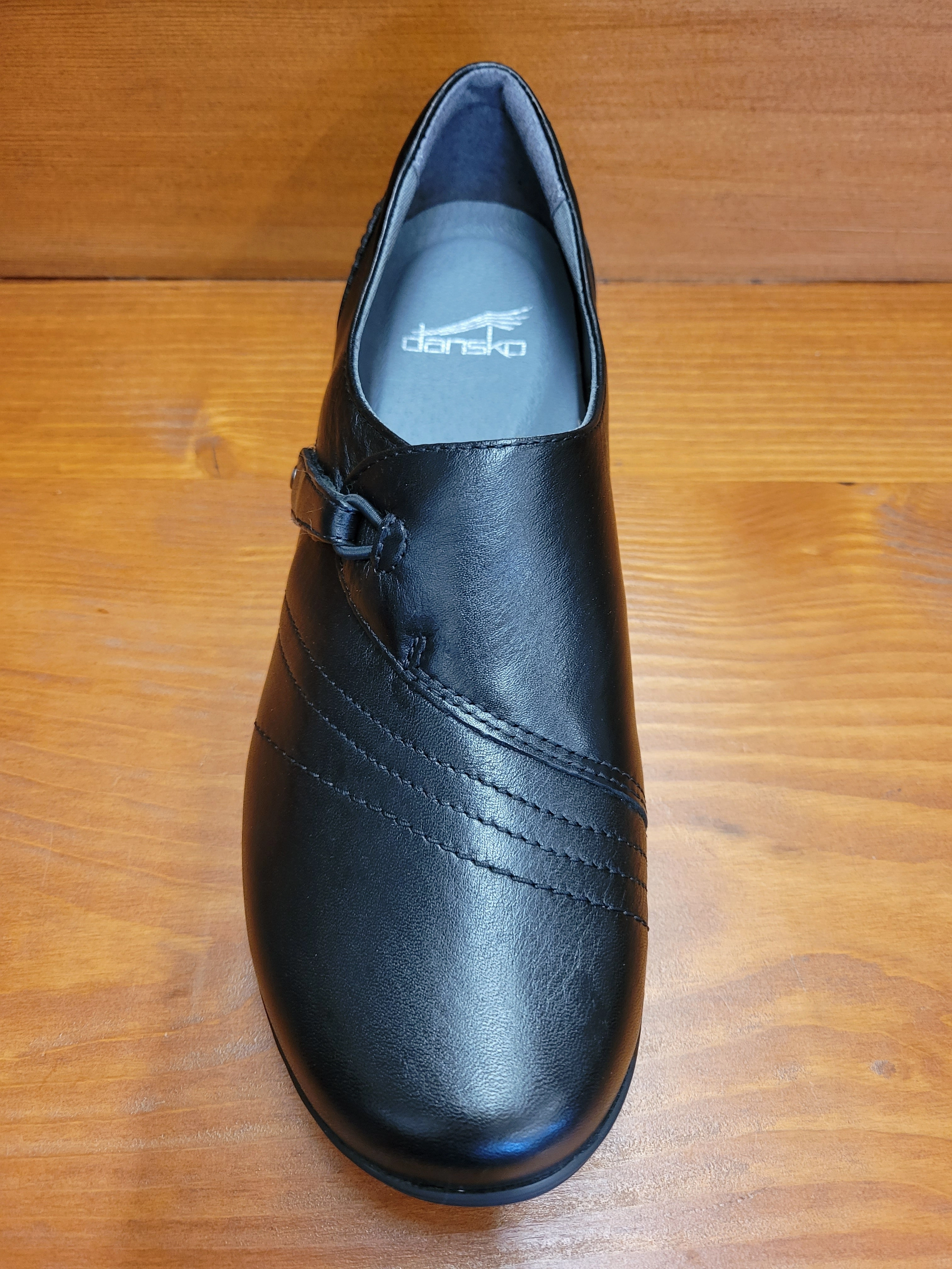 Dansko Franny Black leather Chic Design Trust Step