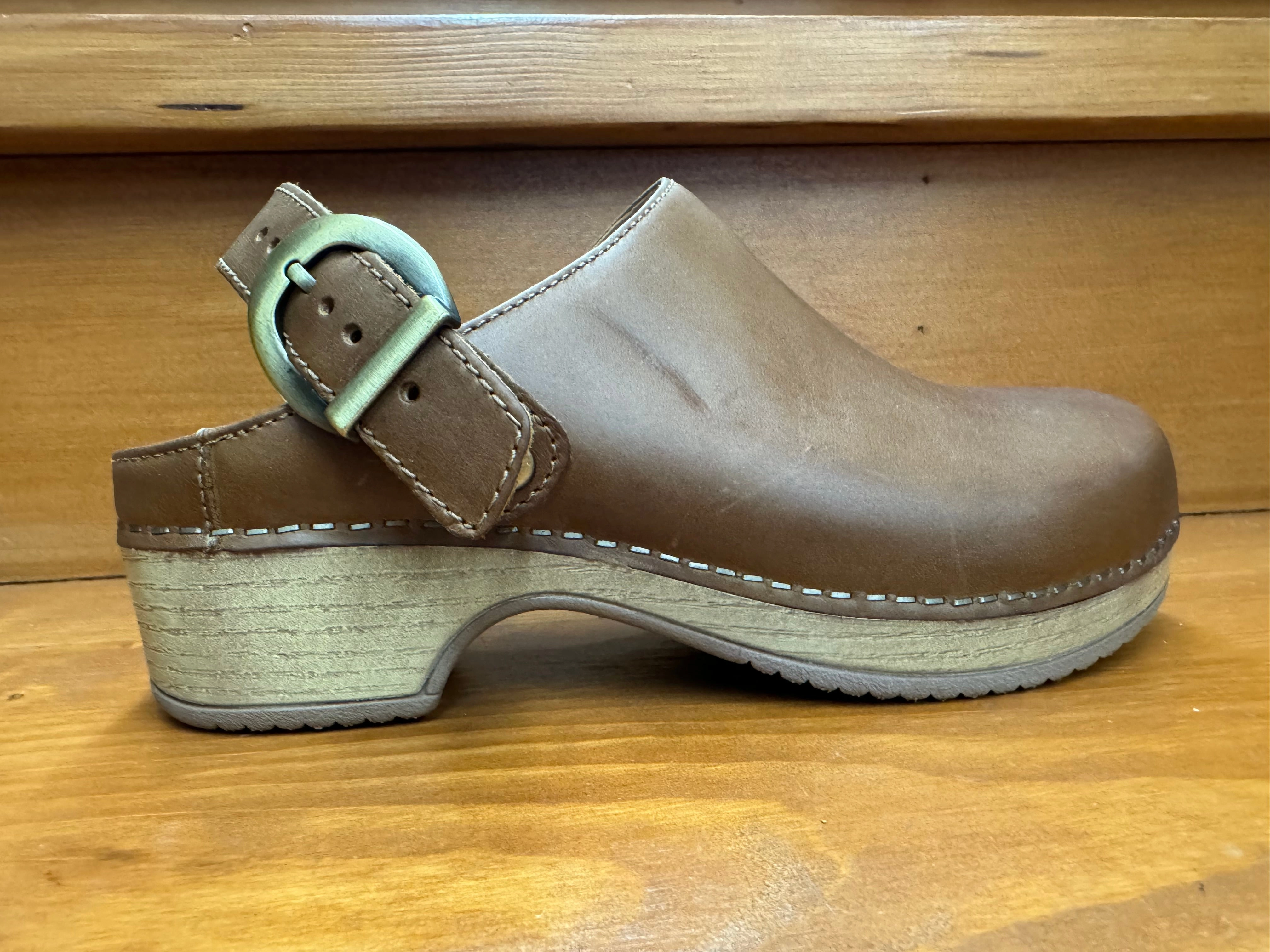 Dansko Baylor Tan Oiled City Executive