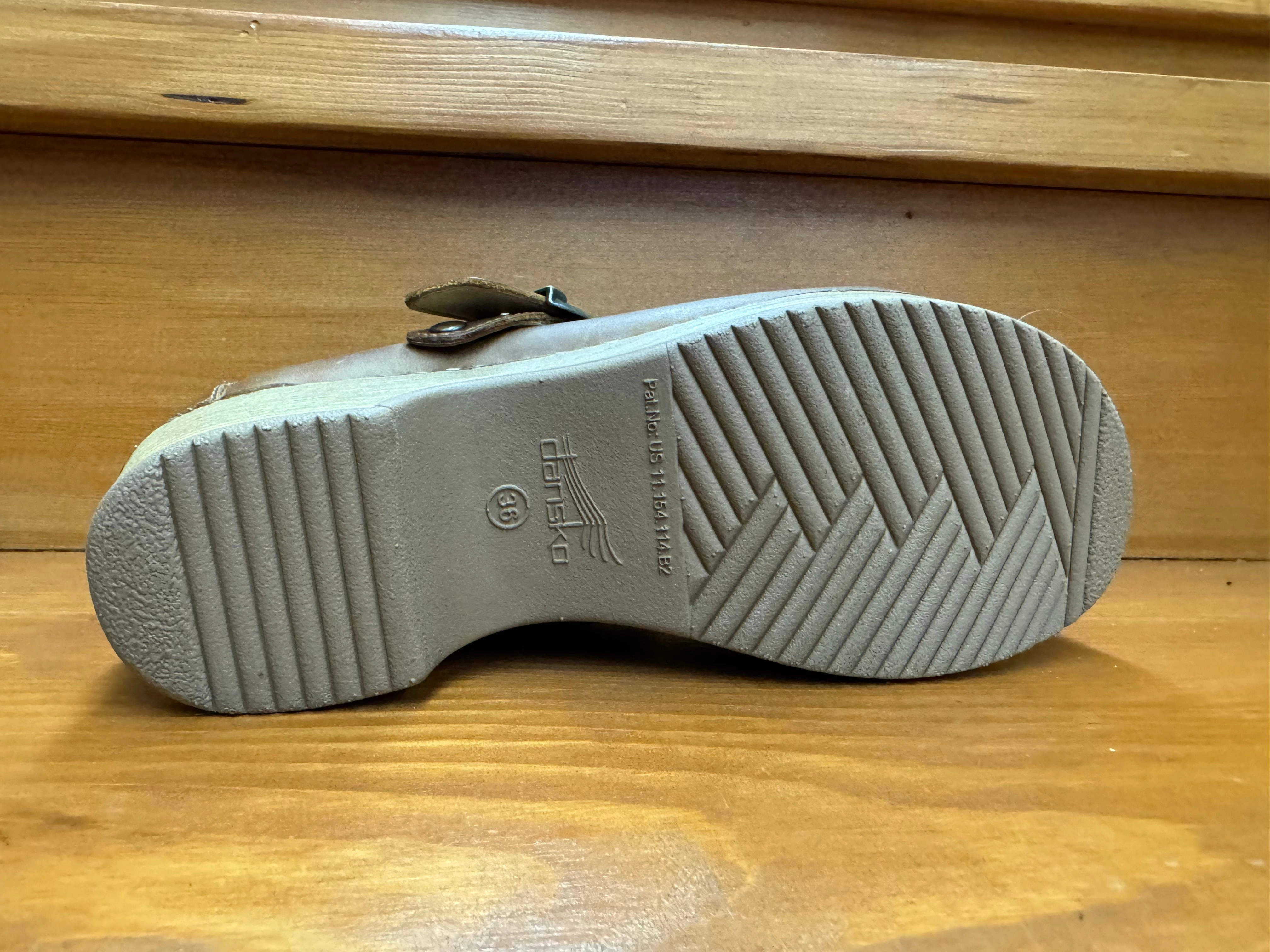 All Daywear Outing Ready Dansko Baylor Tan Oiled