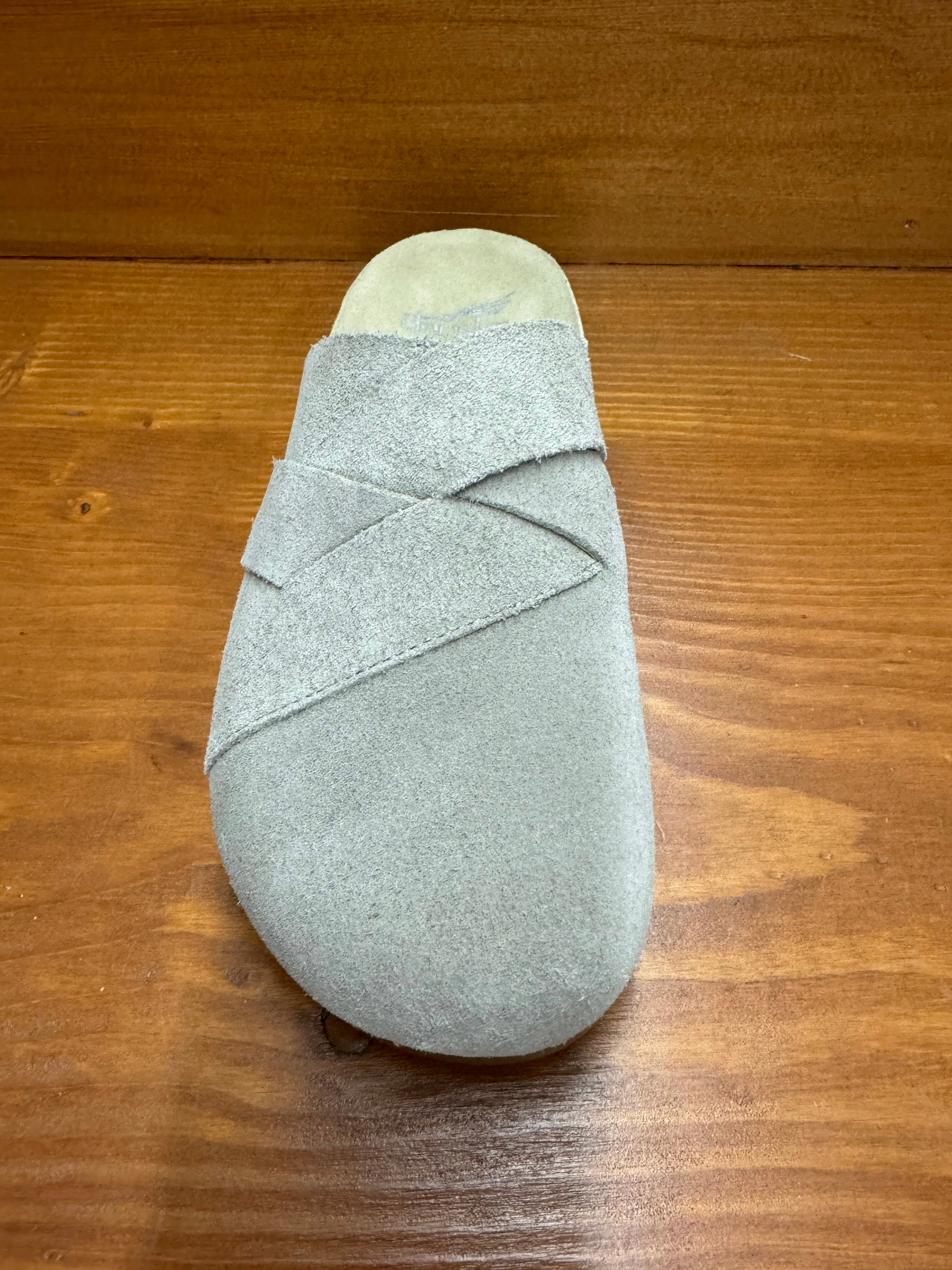 Easy Travel Dansko Daniella Taupe Suede