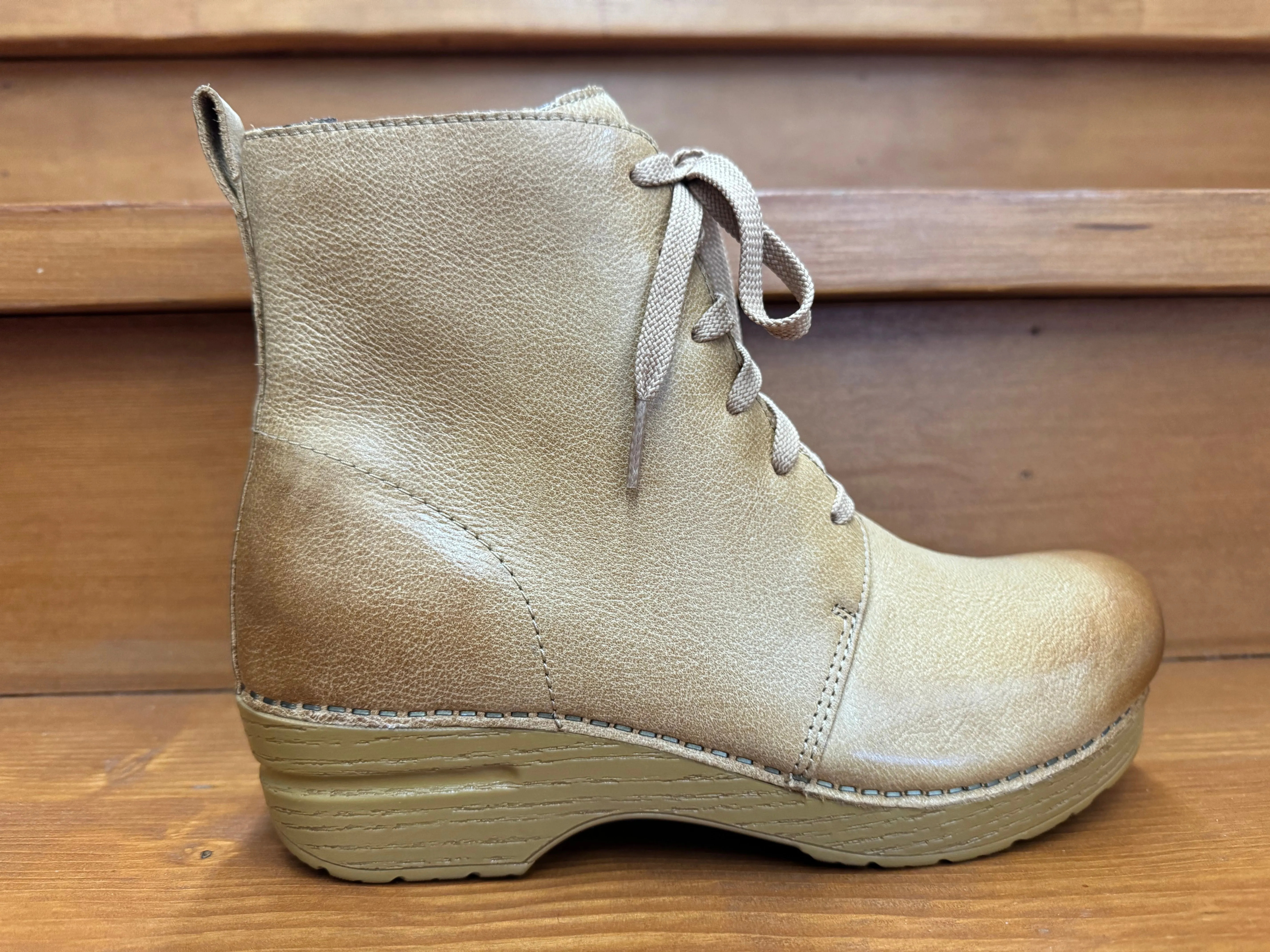 Dansko Sigourney Honey Distressed Skill Cut Stylish Comfort