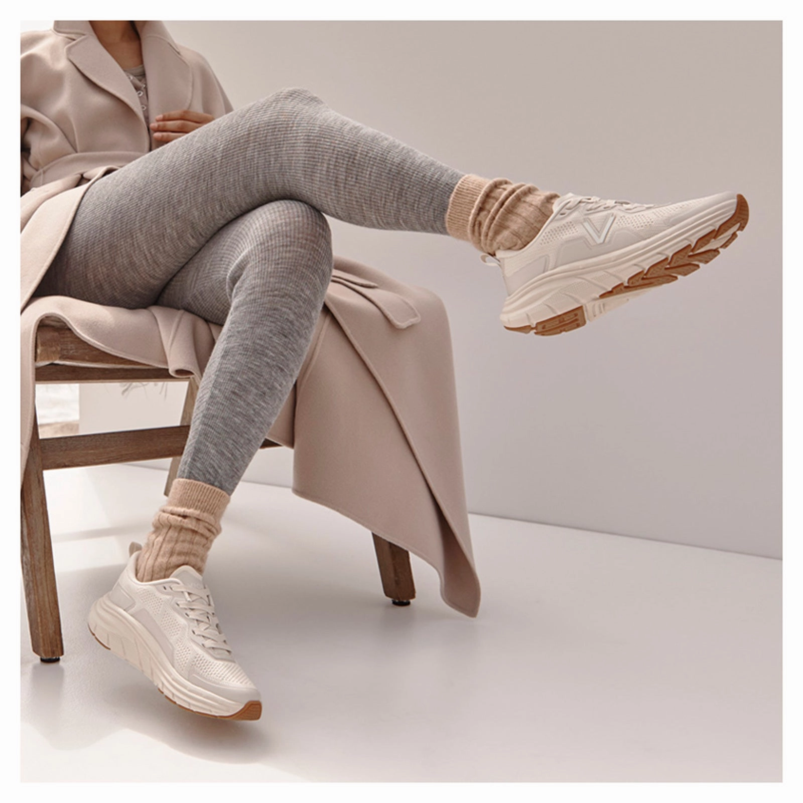 pronation - correcting shoes Women's Vionic, Walk Max Sneaker