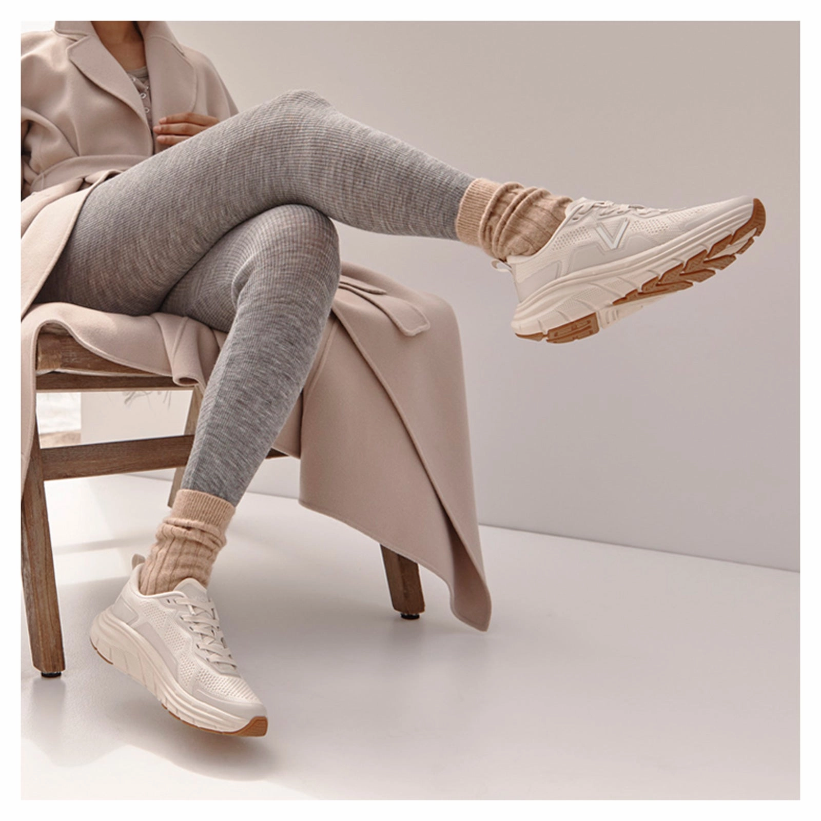 smart materials for interval training Women's Vionic, Walk Max Sneaker