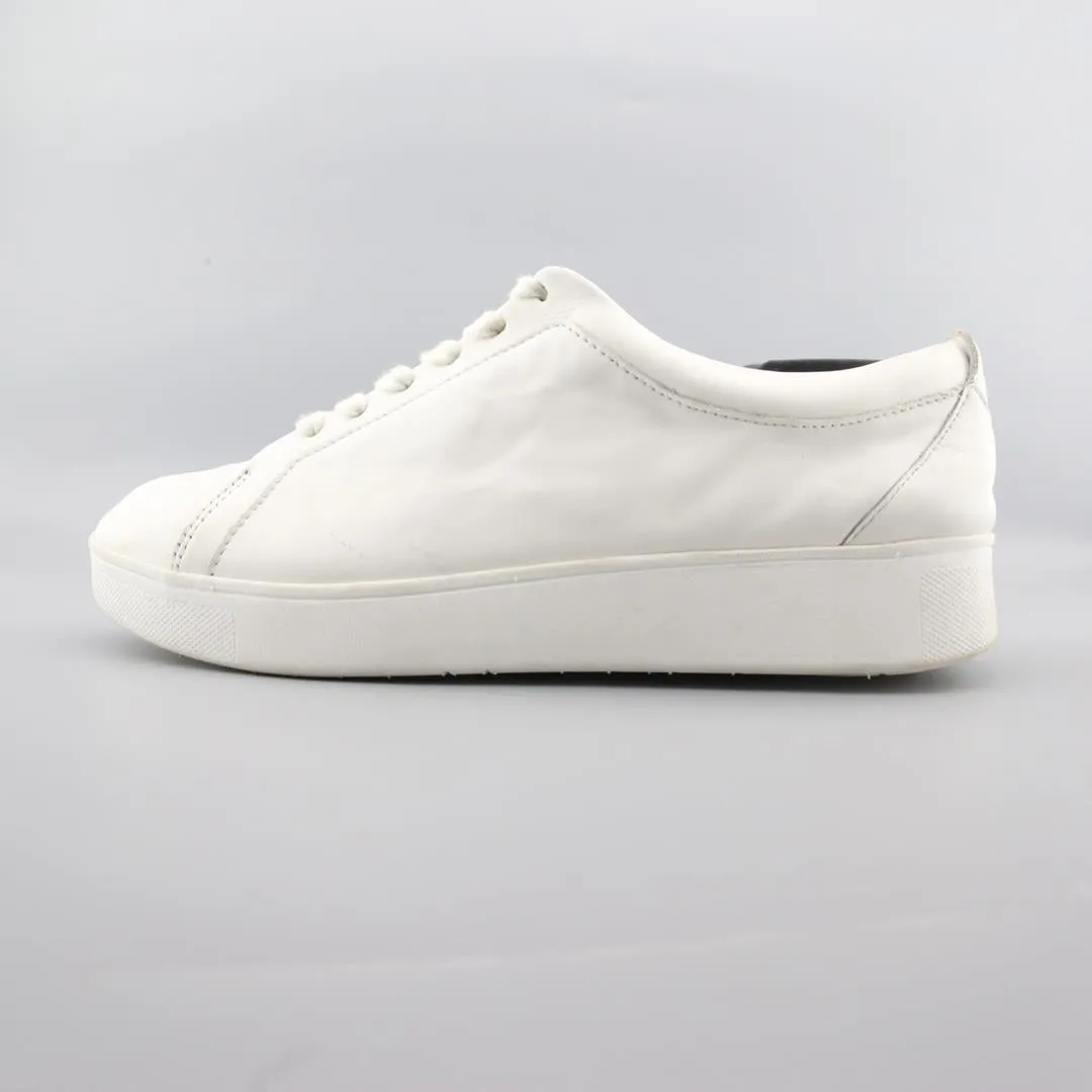 FITFLOP  . Sneakers Boss