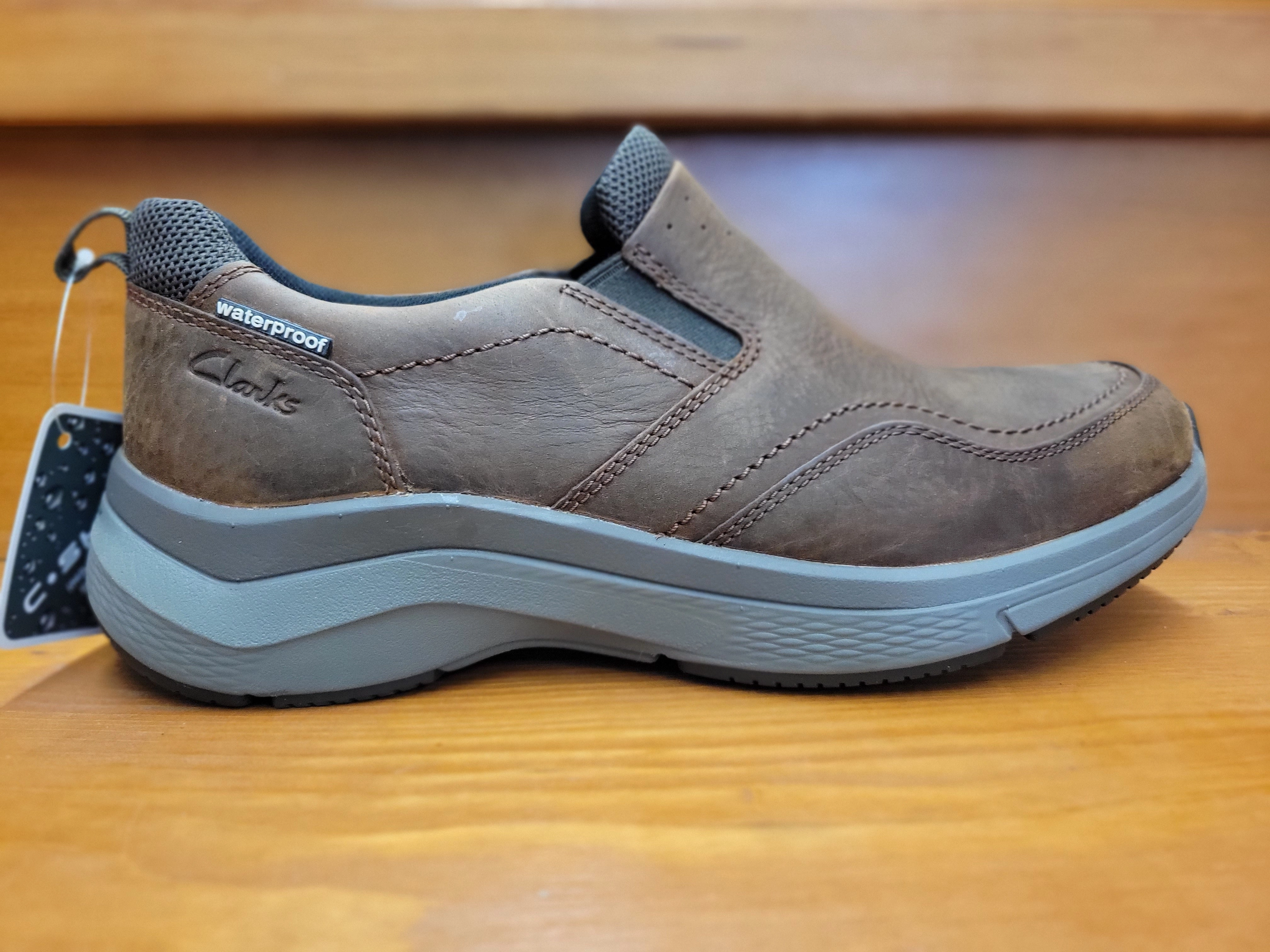 Daily Commute Clarks Wave 2.0 Edge Brown Oily 26155109