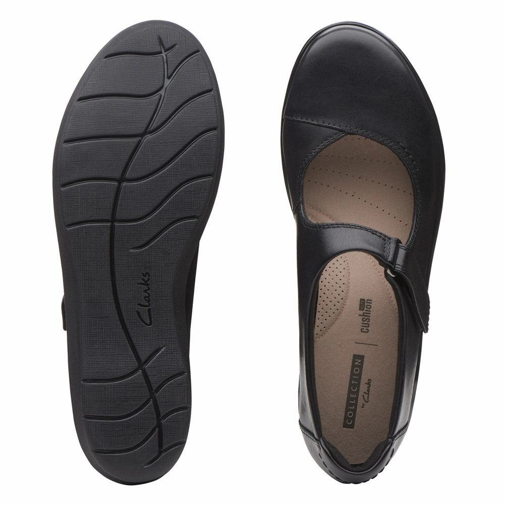 Cushioned Upper Velcro Design Clarks Hope Henley Riptape Shoes