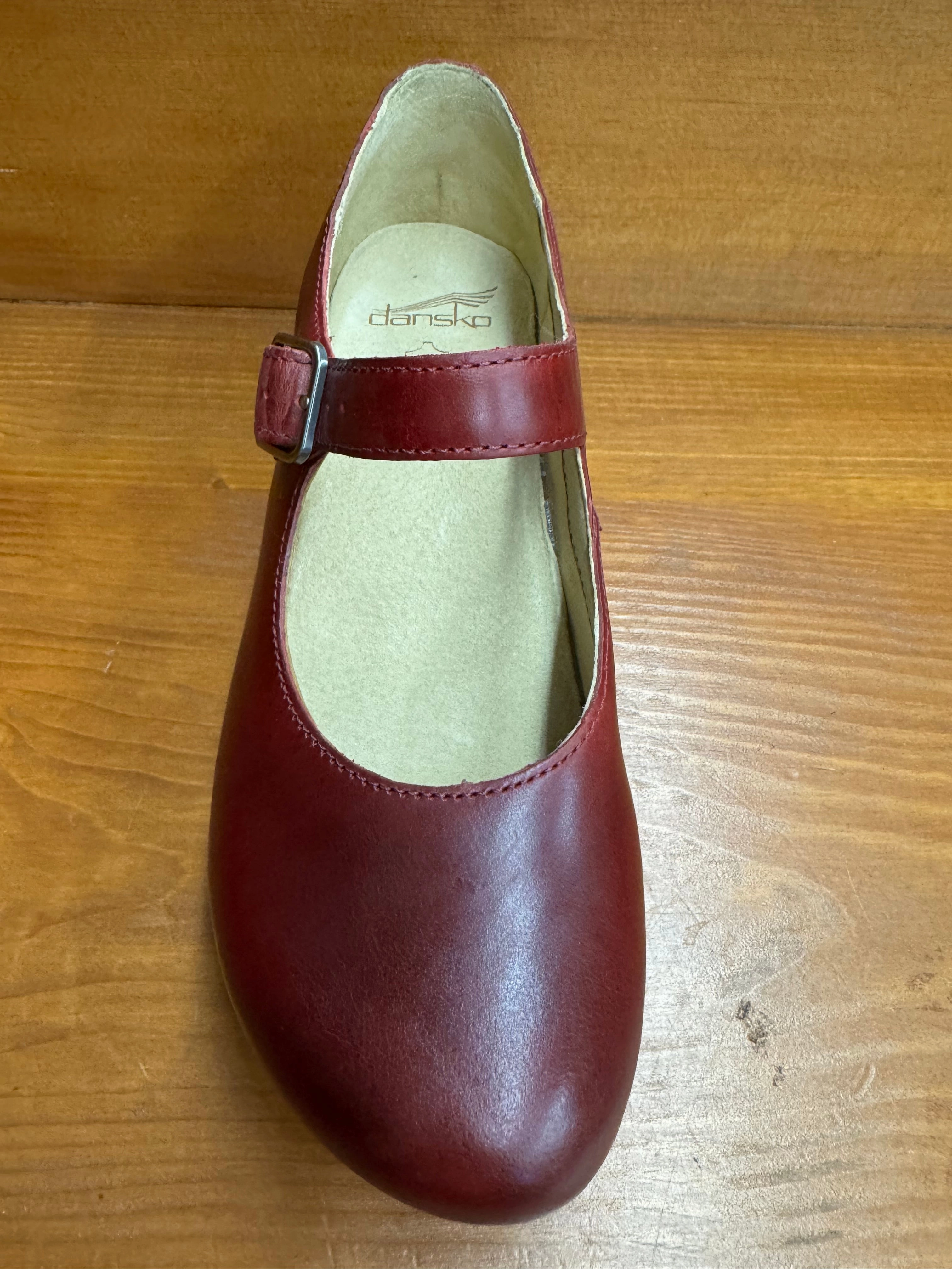 Brushed Finish All-Day Wear Dansko Lilah Red