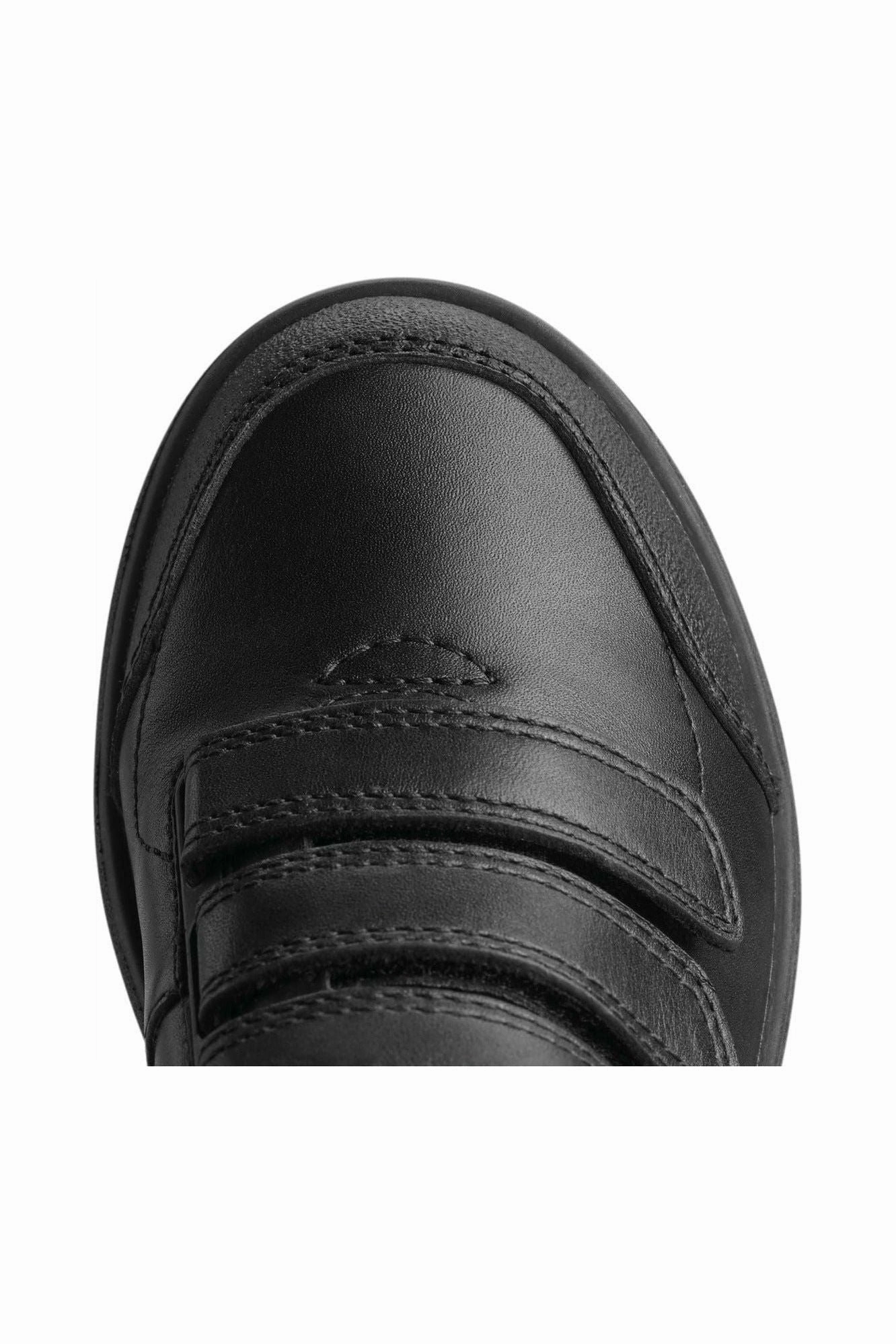 Clarks Scape Sky Kid black leather On-The-Go Footwear School Go