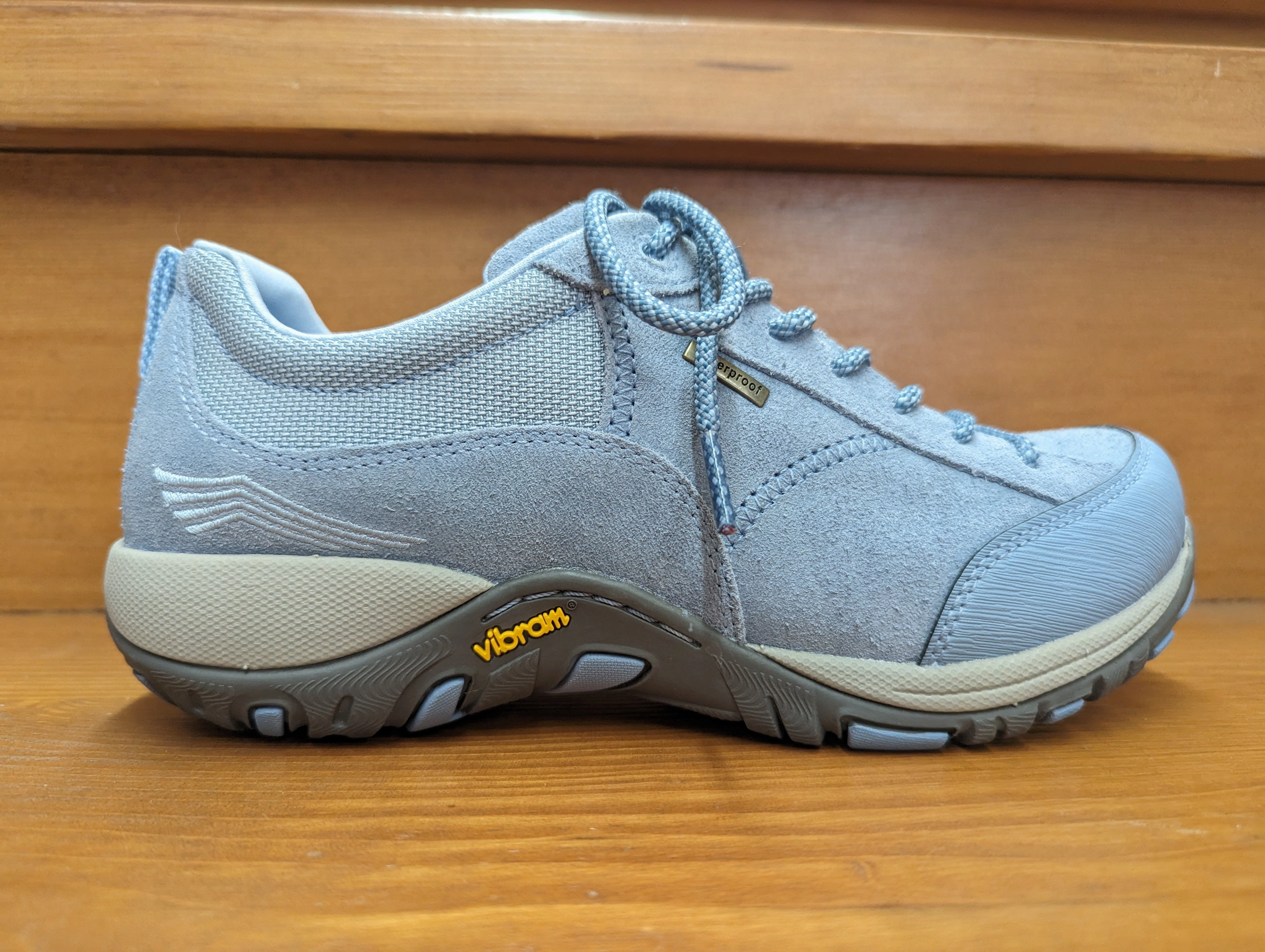 Dansko Paisley Sky Burnished suitable for all genders Flexible structure