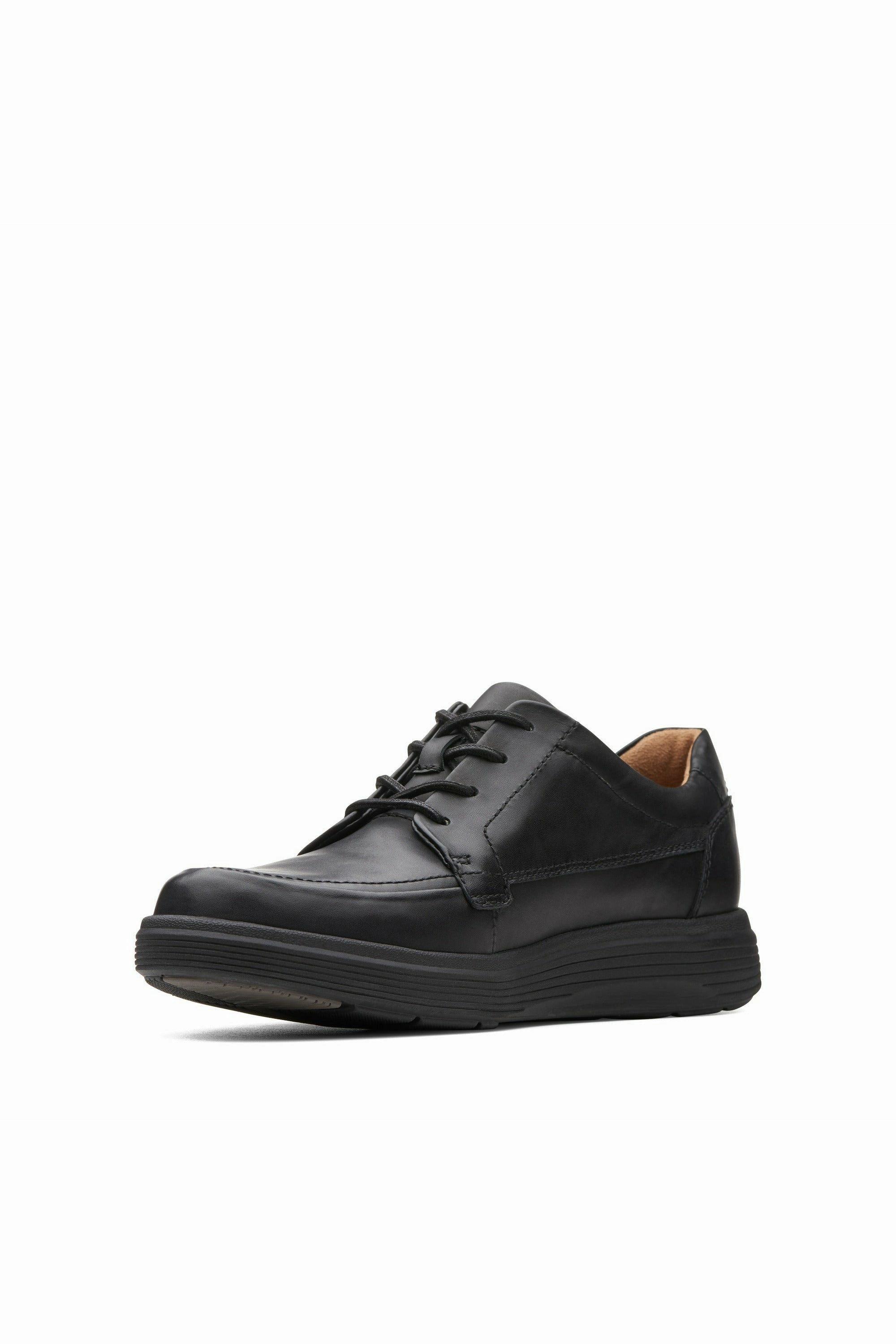 Clarks Un Abode Ease in black leather Extra Wide Trendy Walk