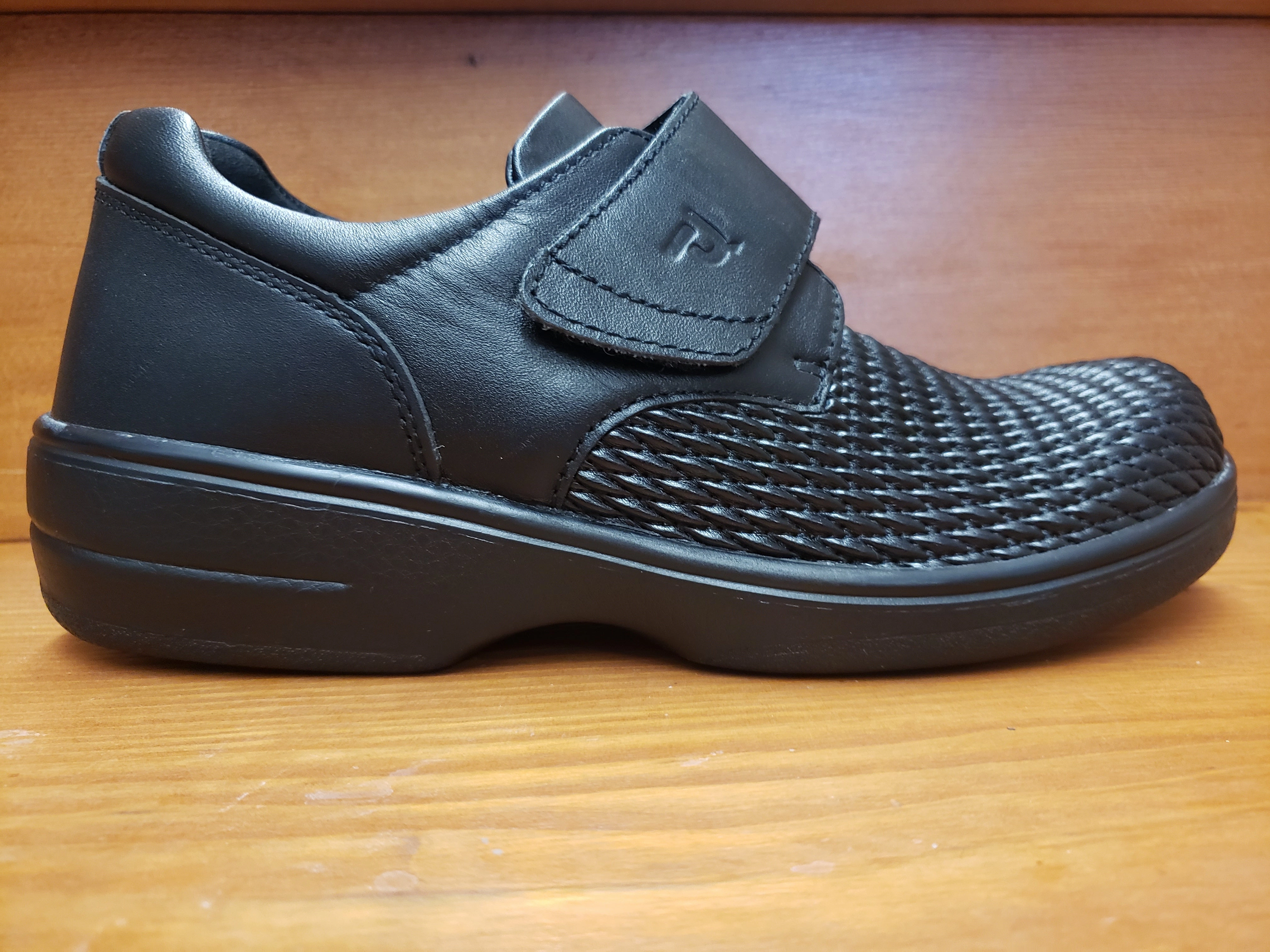 Propet Olivia Black WPRX25B Cruise Wear Casual Support