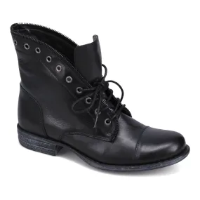 Daily Rugged Miz Mooz Lynette