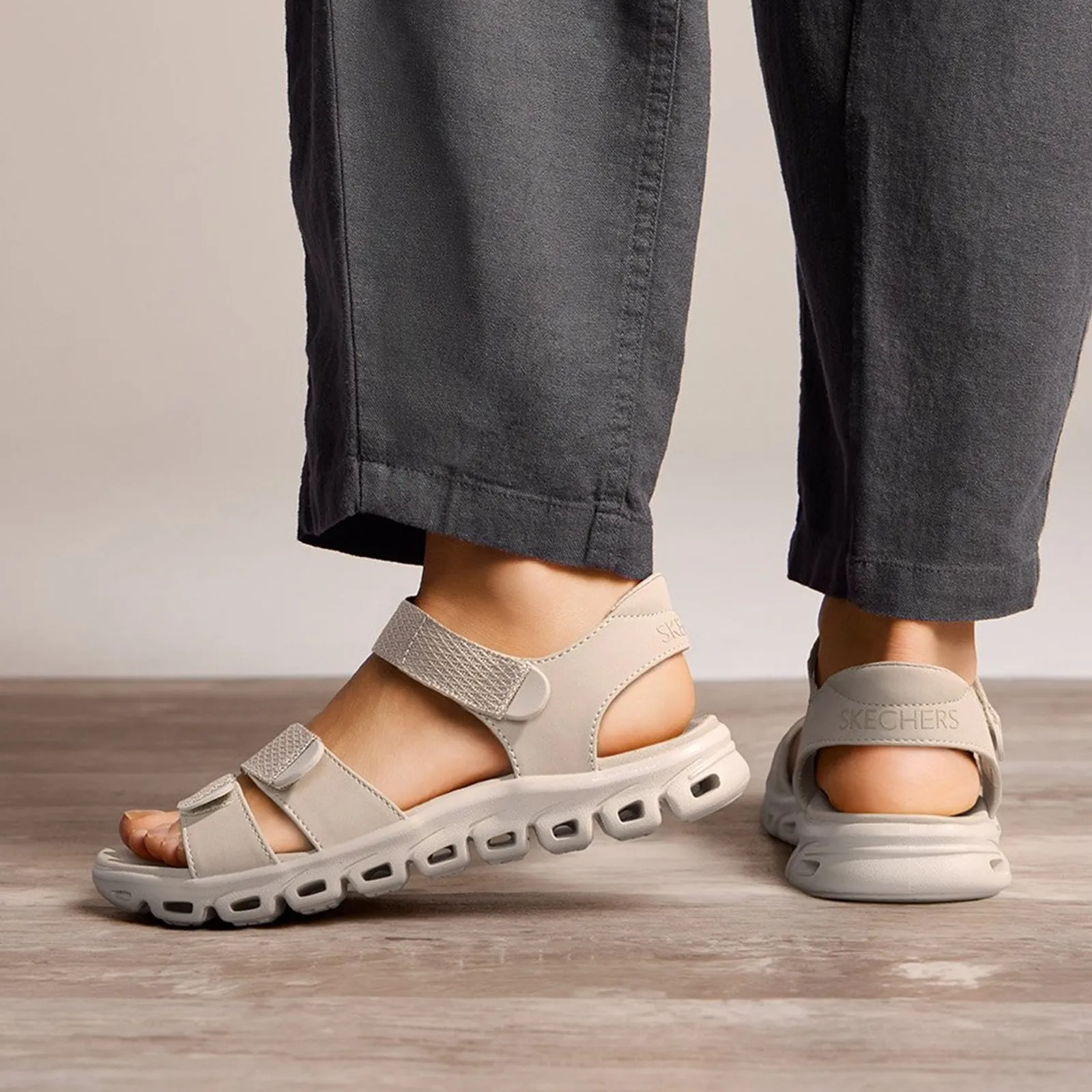 Classic Summer Shoes Women's Skechers, Glide-Step - Count On Me Sandal