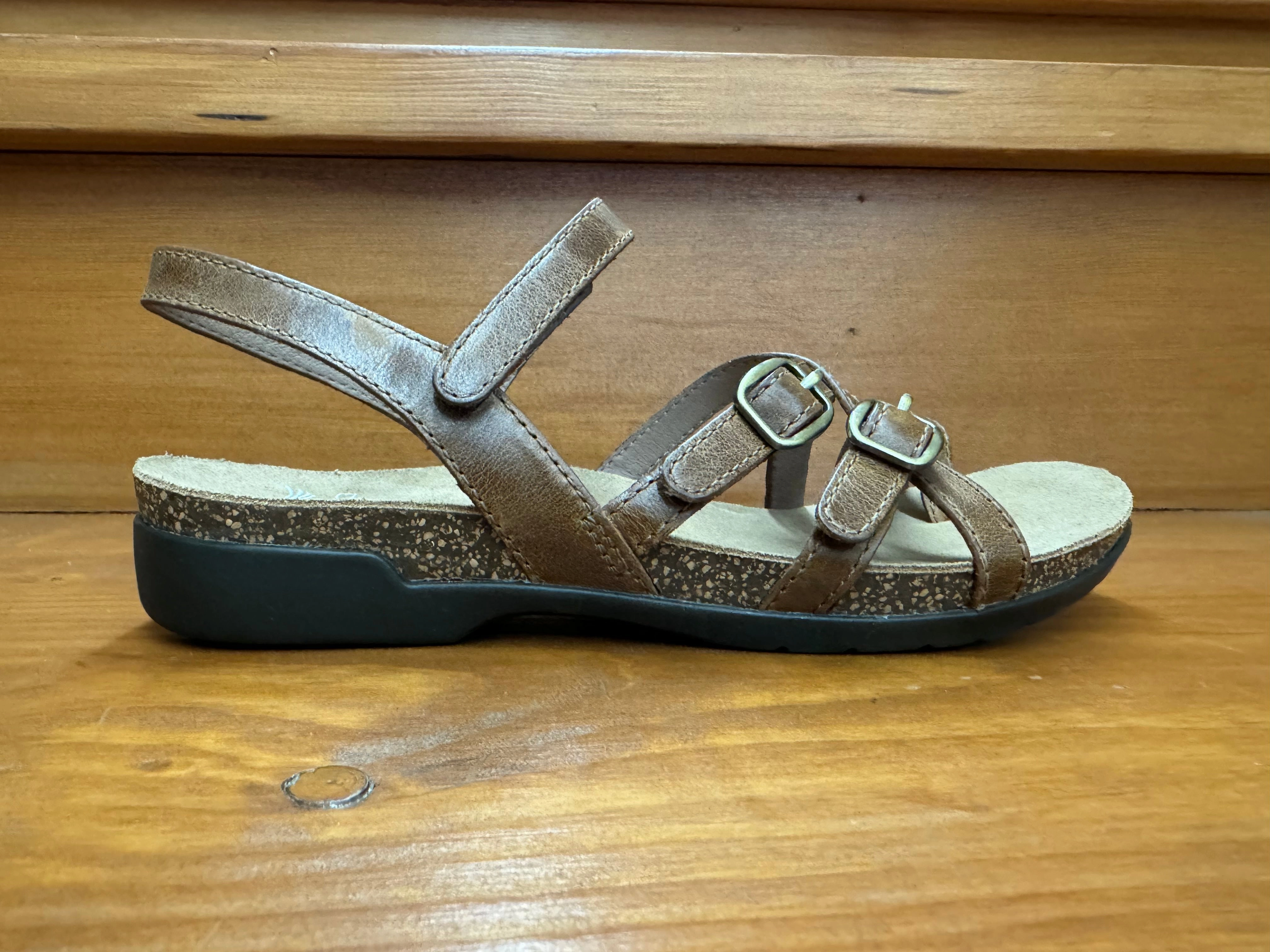 Bright shade Dansko Roslyn Tan Leather