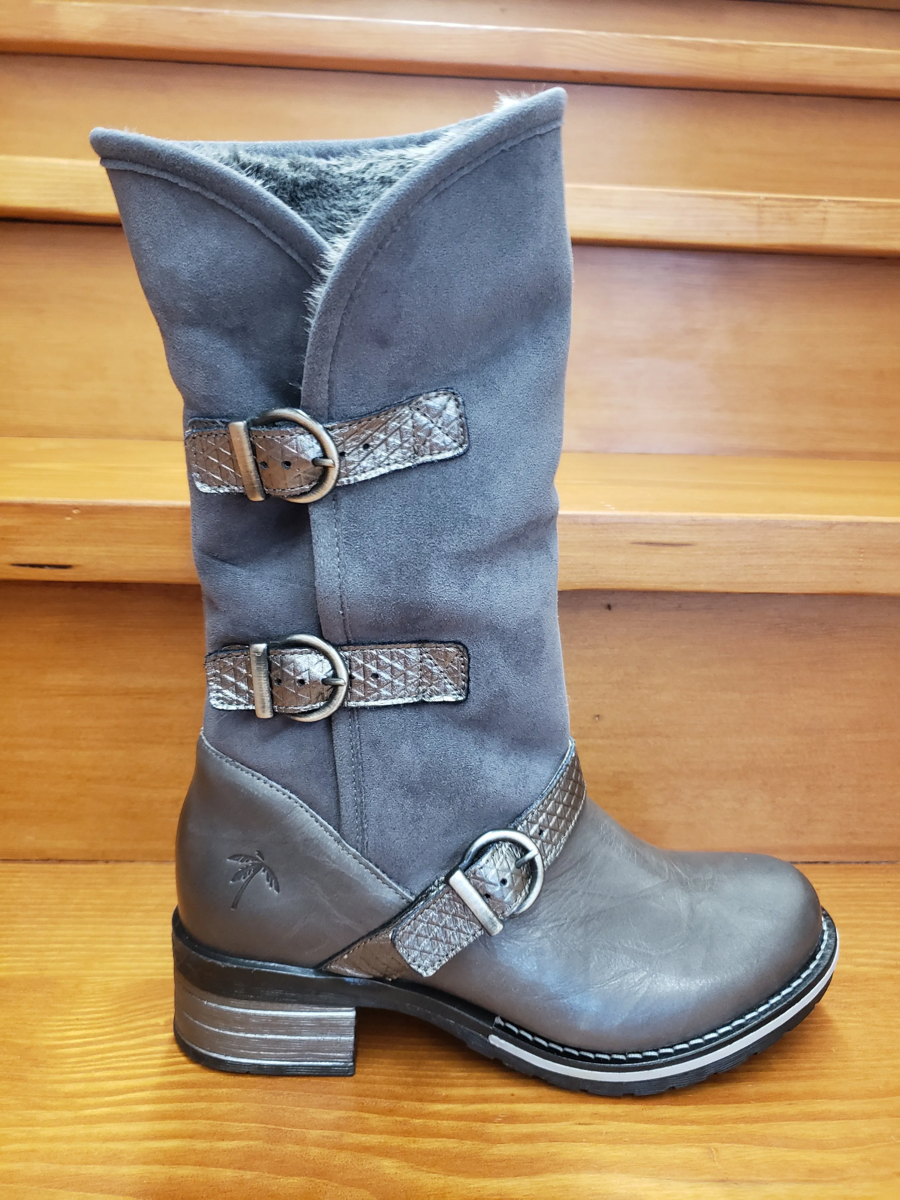 Dromedaris Kya Slate Groom Side Evening Formal