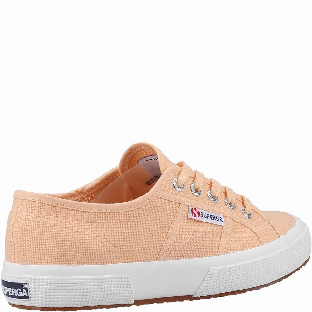 Superga 2750 Cotu Classic running in a wooden bridge area shoes Robust