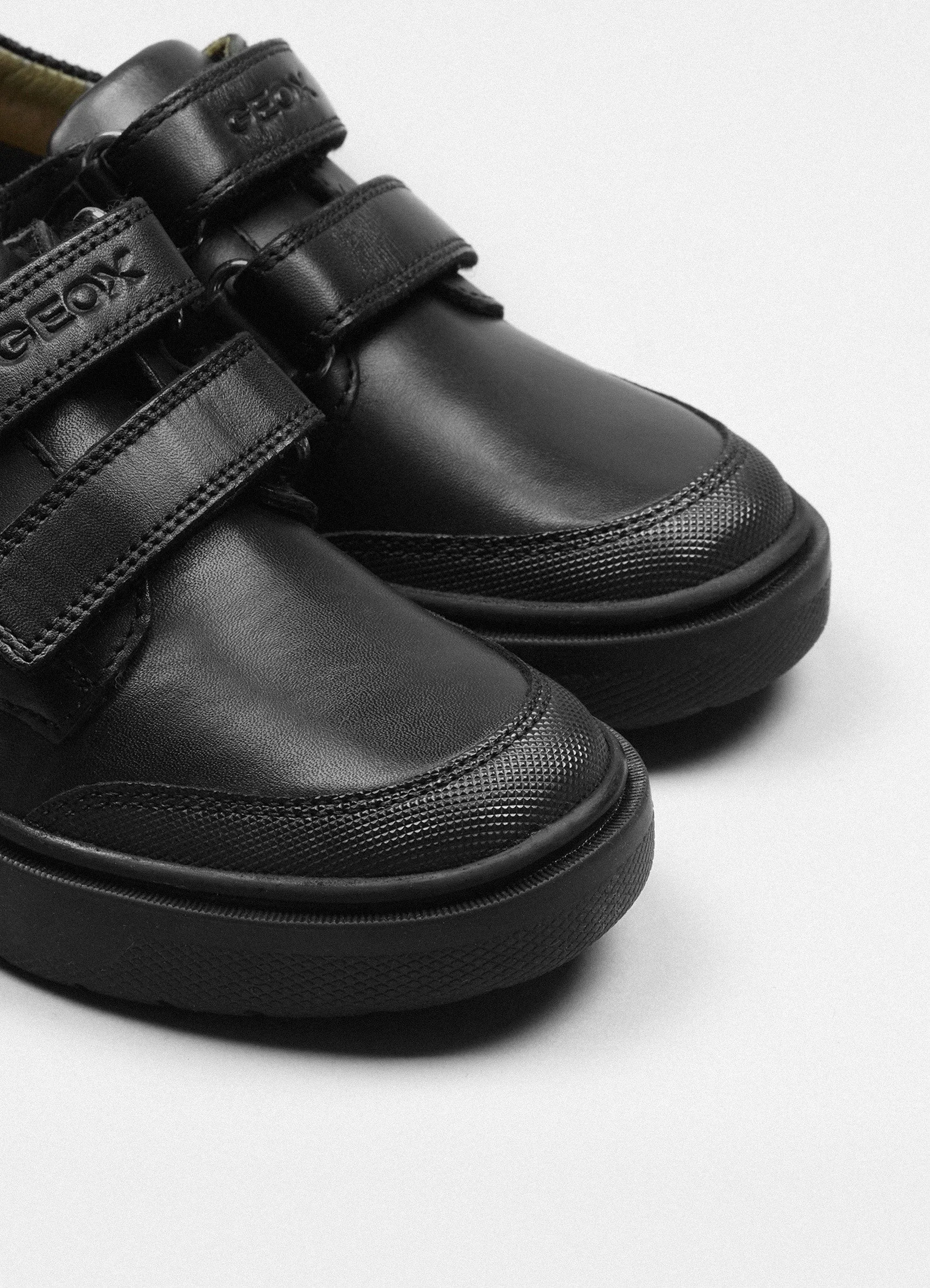 Riddock 847SF Leather Black Asics Tennis Shoes Differences