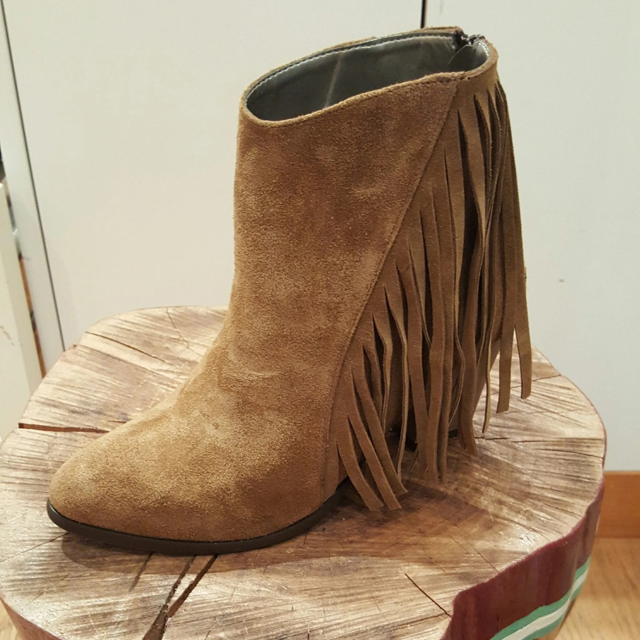 Modern Utility B Unique Fringe Boot - Mocha